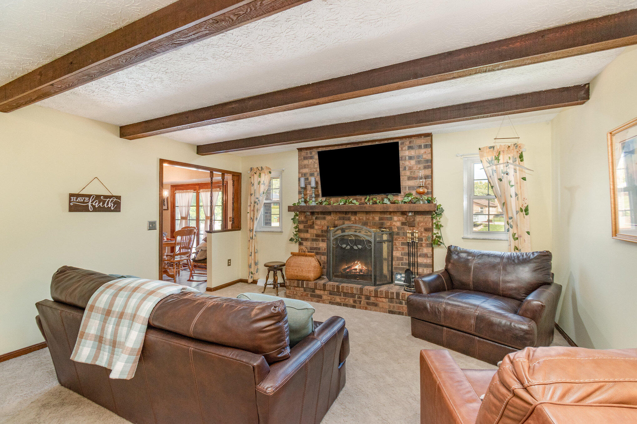 8870 Valley Circle Drive Property Photo 6