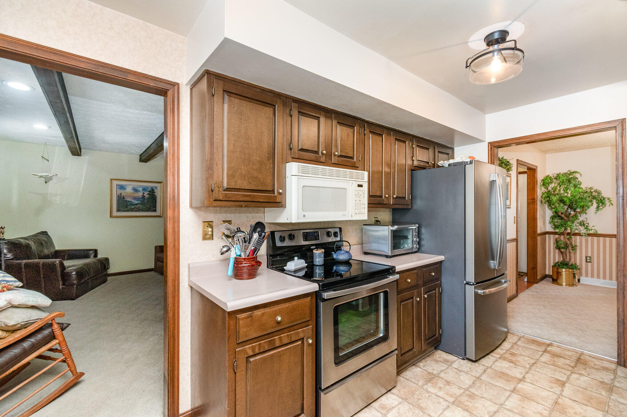 8870 Valley Circle Drive Property Photo 11