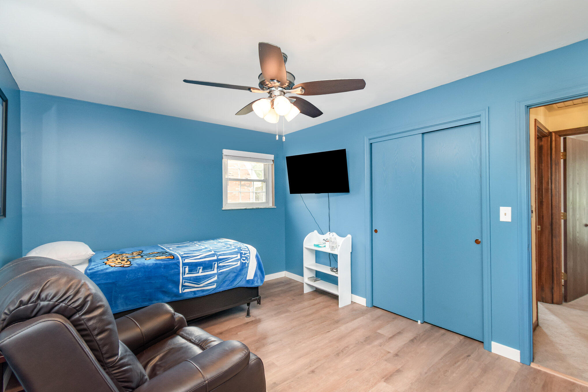 8870 Valley Circle Drive Property Photo 13