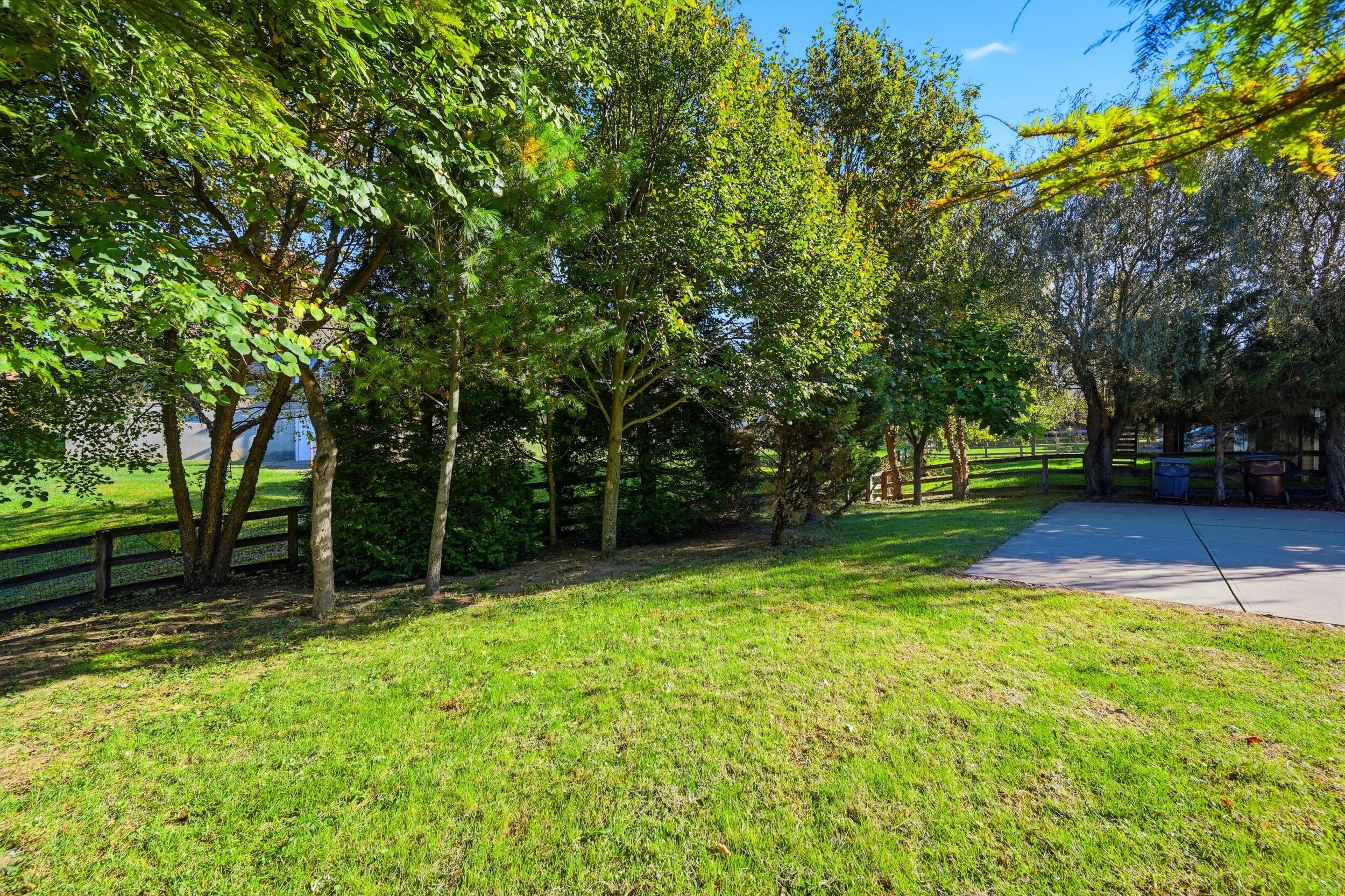 1083 Breckenridge Lane Property Photo 2