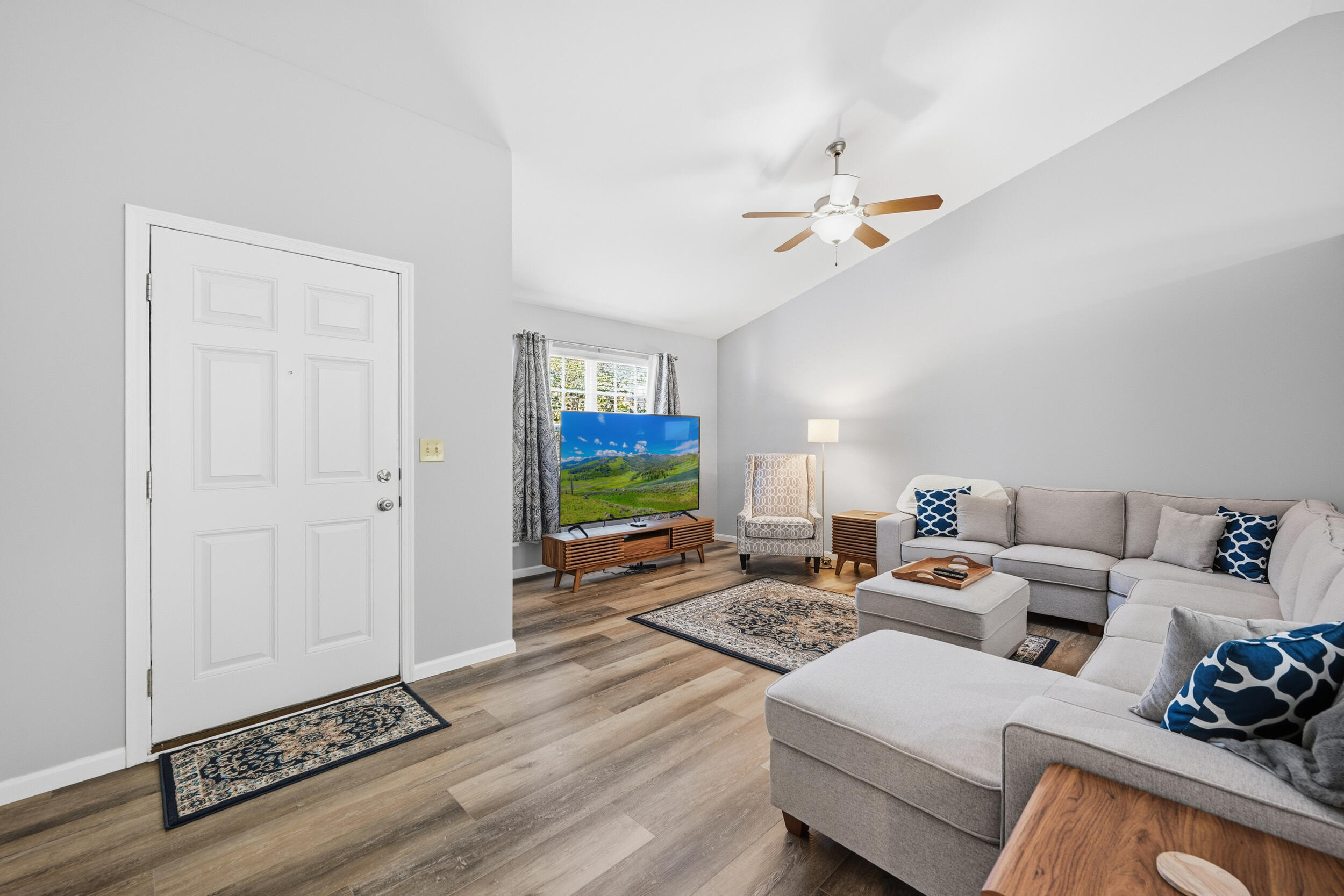 1083 Breckenridge Lane Property Photo 4