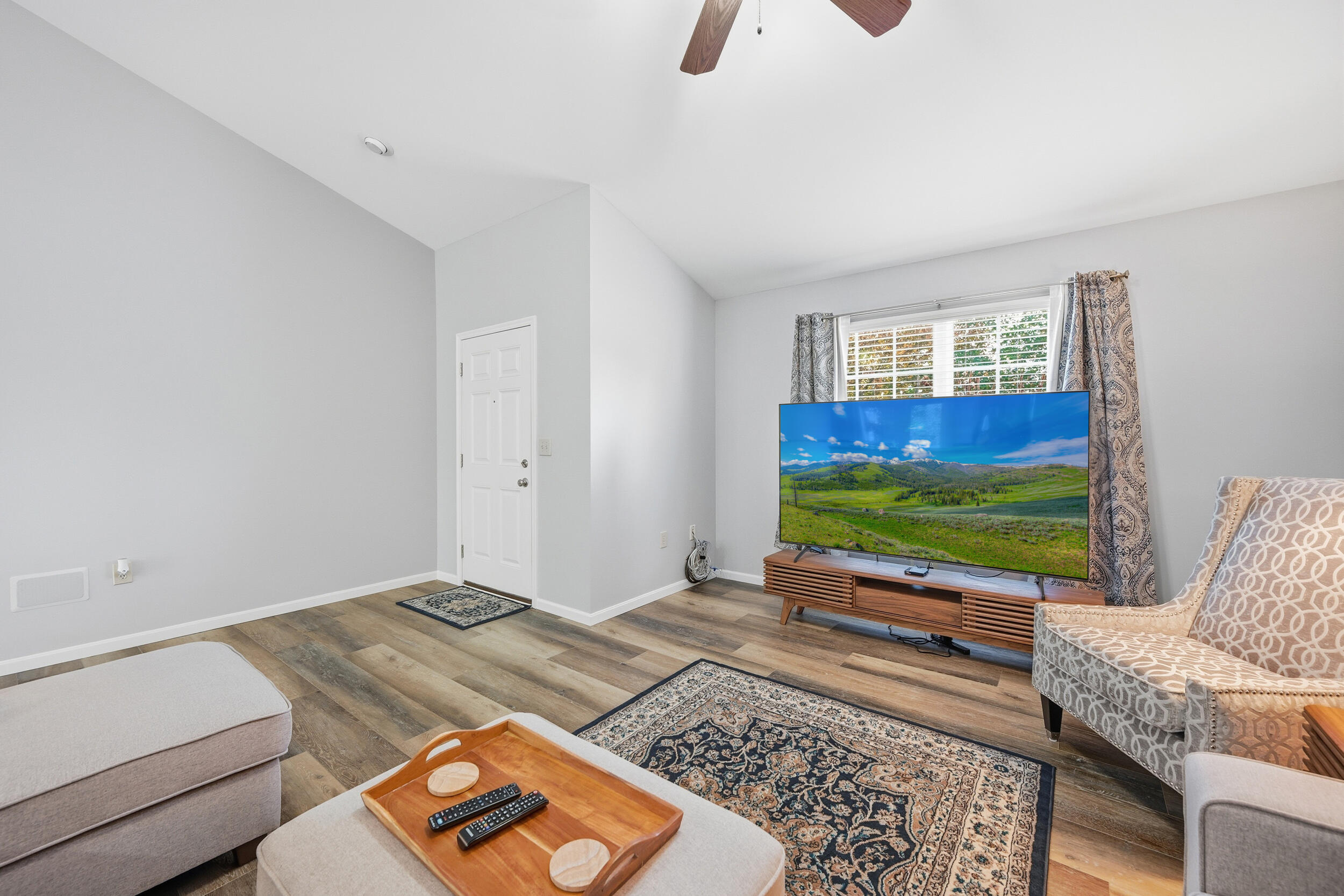 1083 Breckenridge Lane Property Photo 5