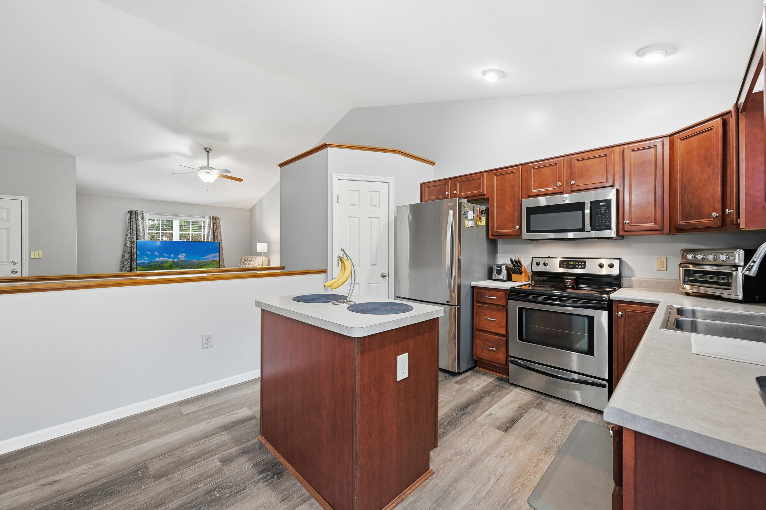 1083 Breckenridge Lane Property Photo 12