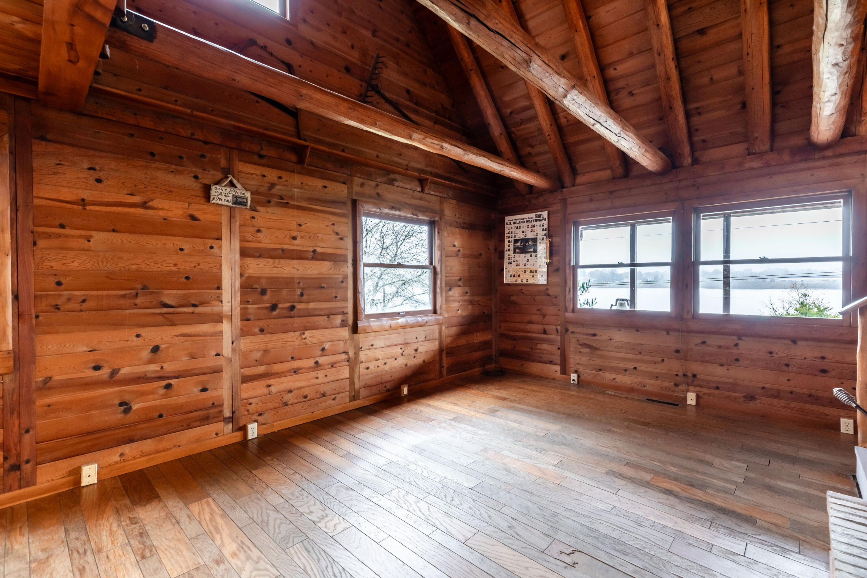 9530 Lower River Road Property Photo 11