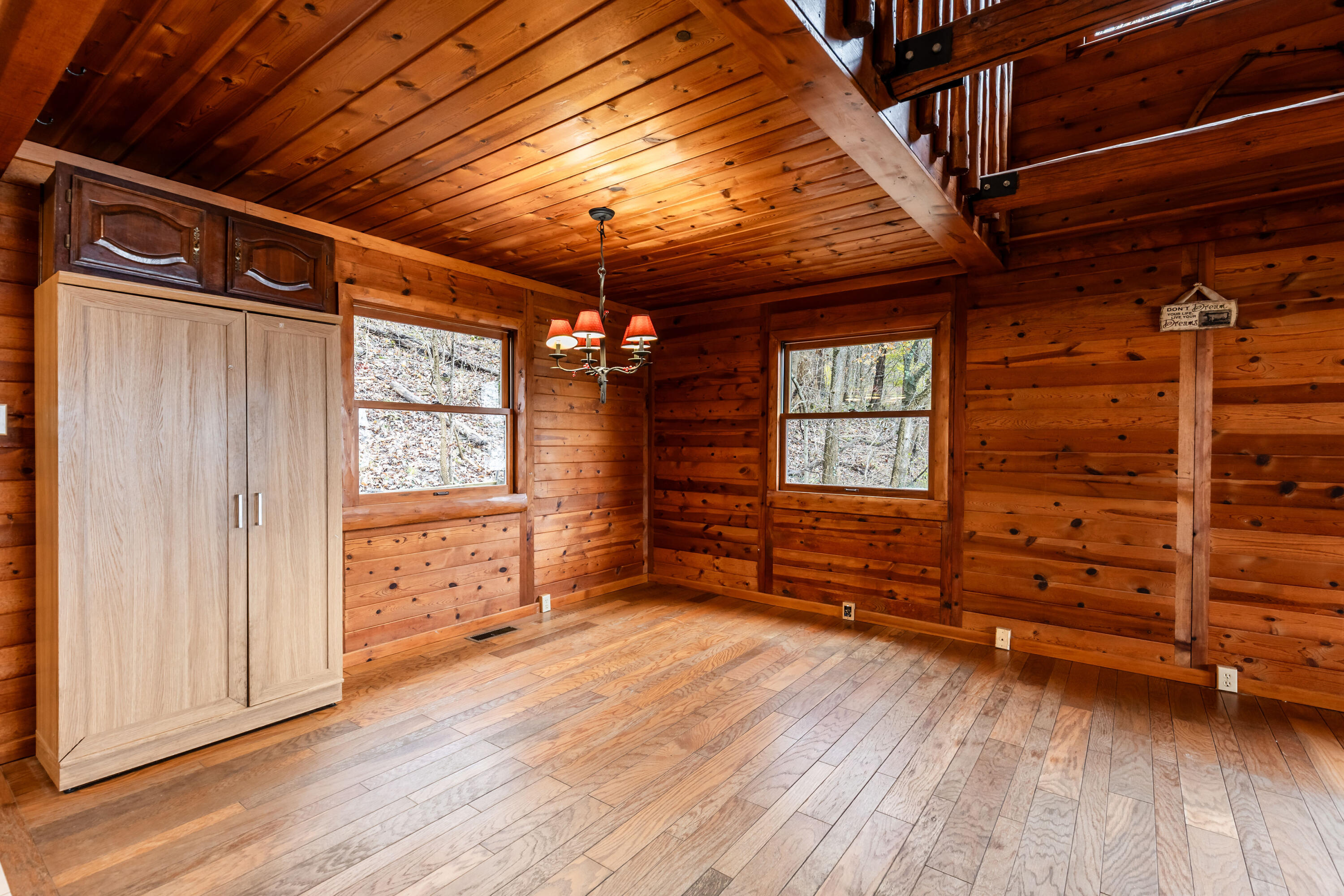 9530 Lower River Road Property Photo 14
