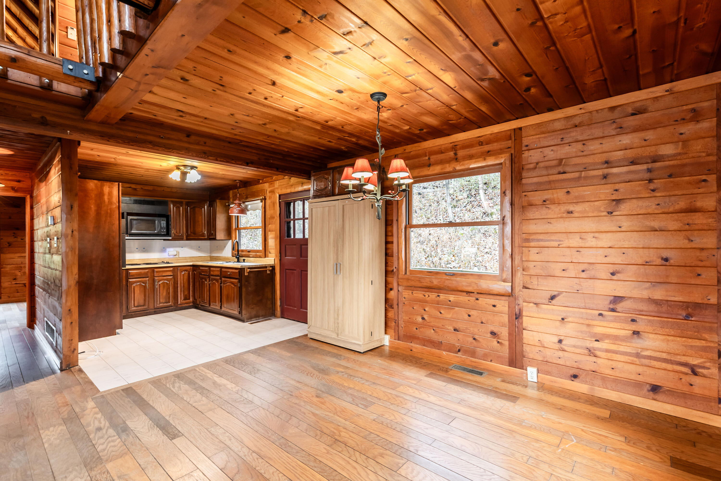 9530 Lower River Road Property Photo 15