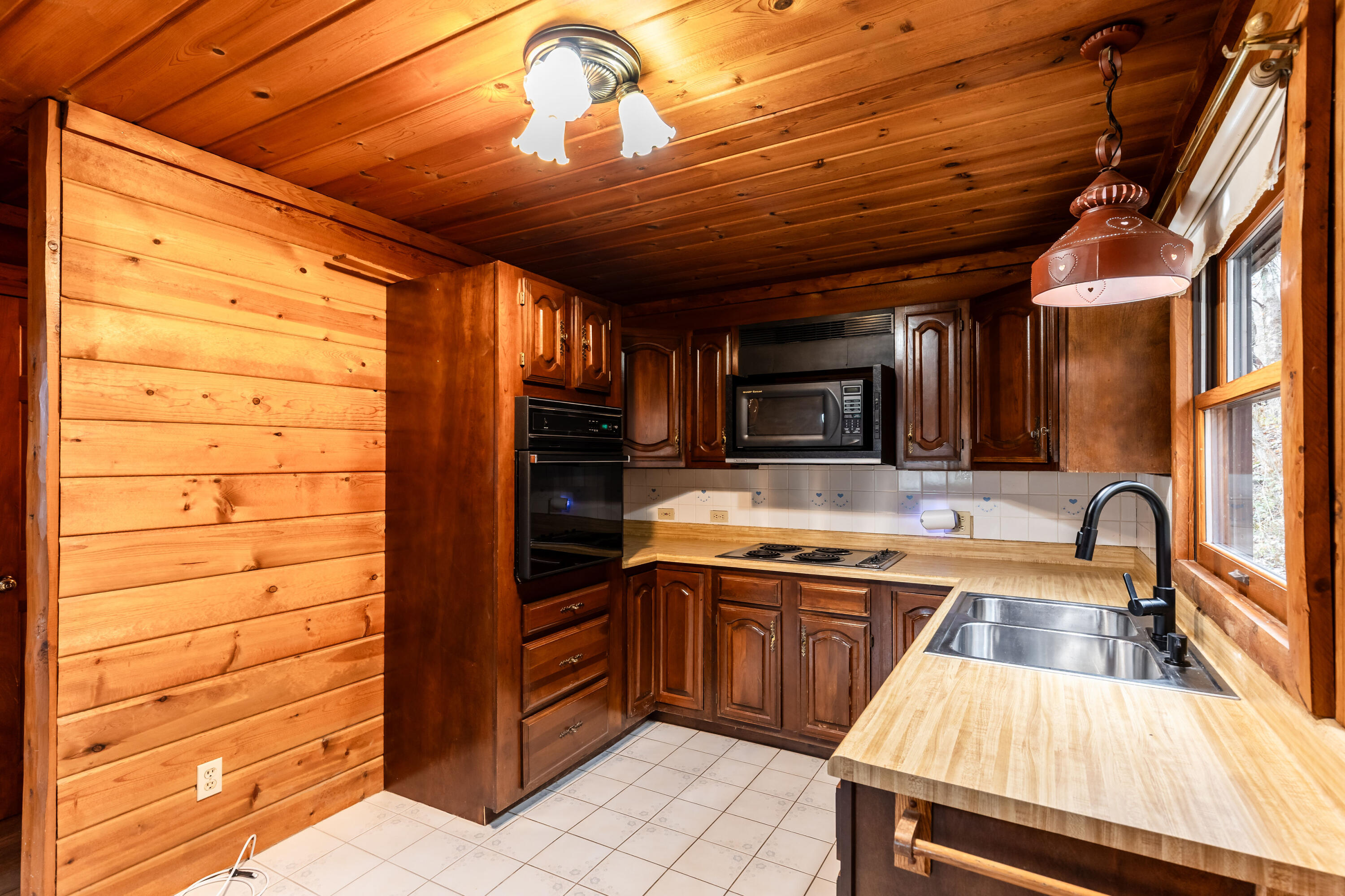 9530 Lower River Road Property Photo 18