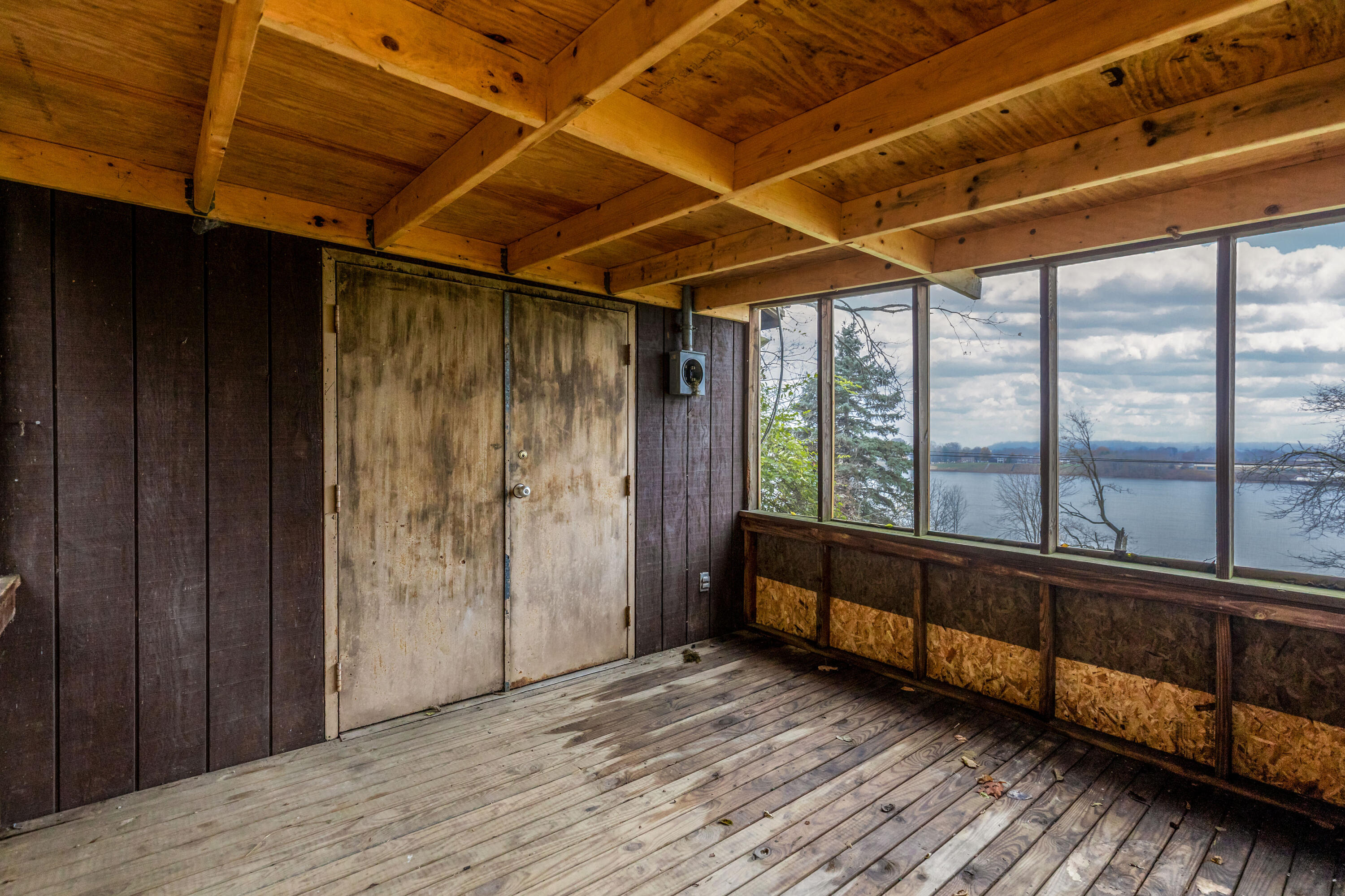 9530 Lower River Road Property Photo 36