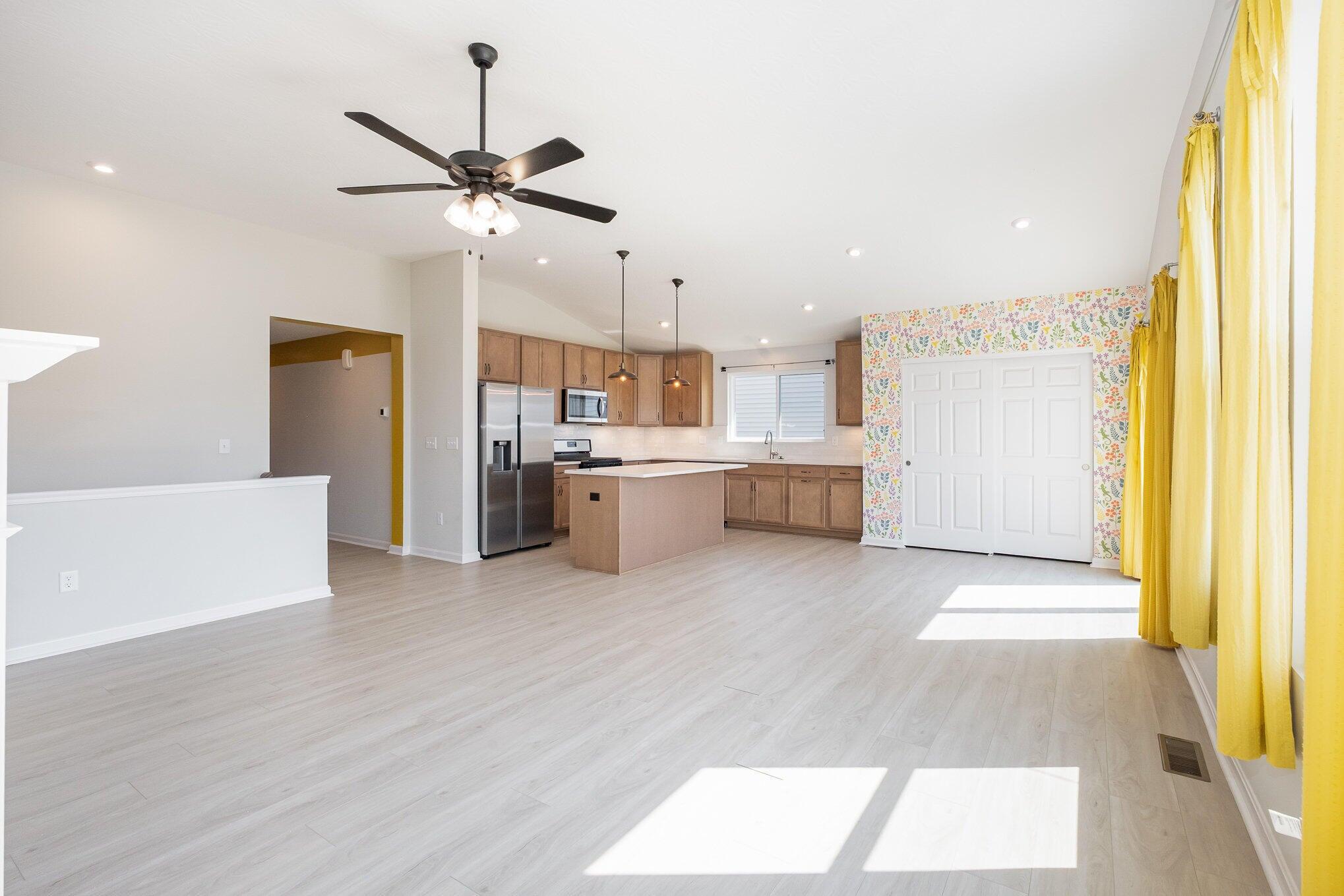 11035 Woodmont Way Property Photo 5