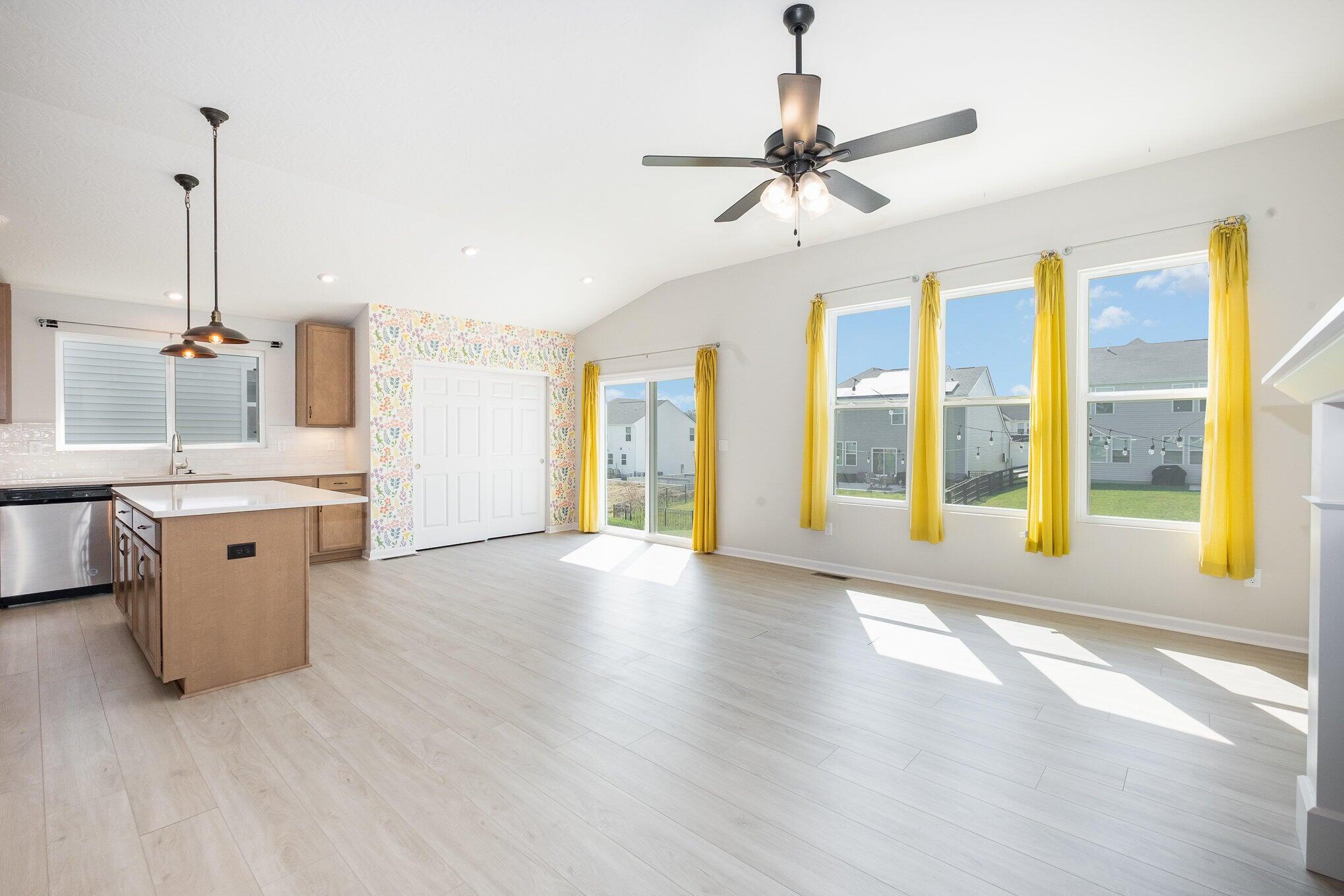 11035 Woodmont Way Property Photo 6