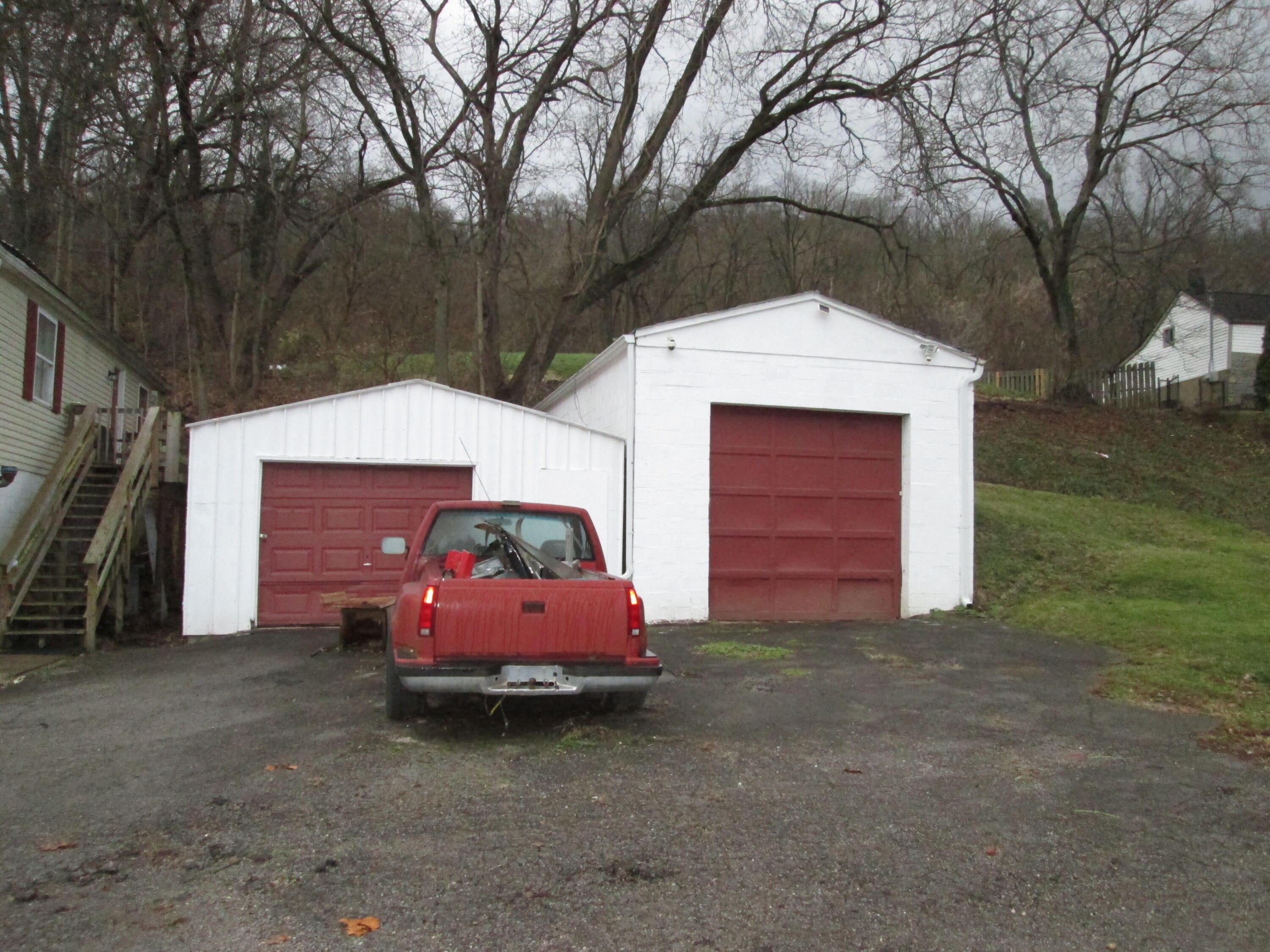 427 River Road Property Photo 2