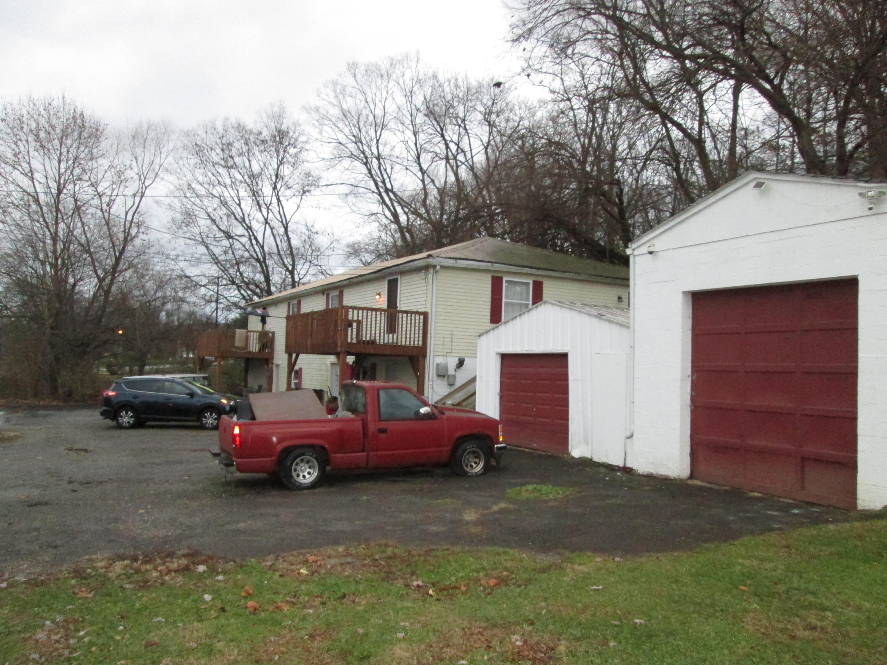 427 River Road Property Photo 6