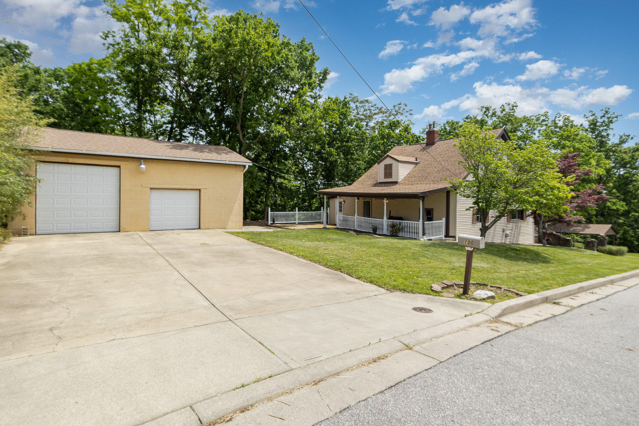 100 Mayo Circle Property Photo 2