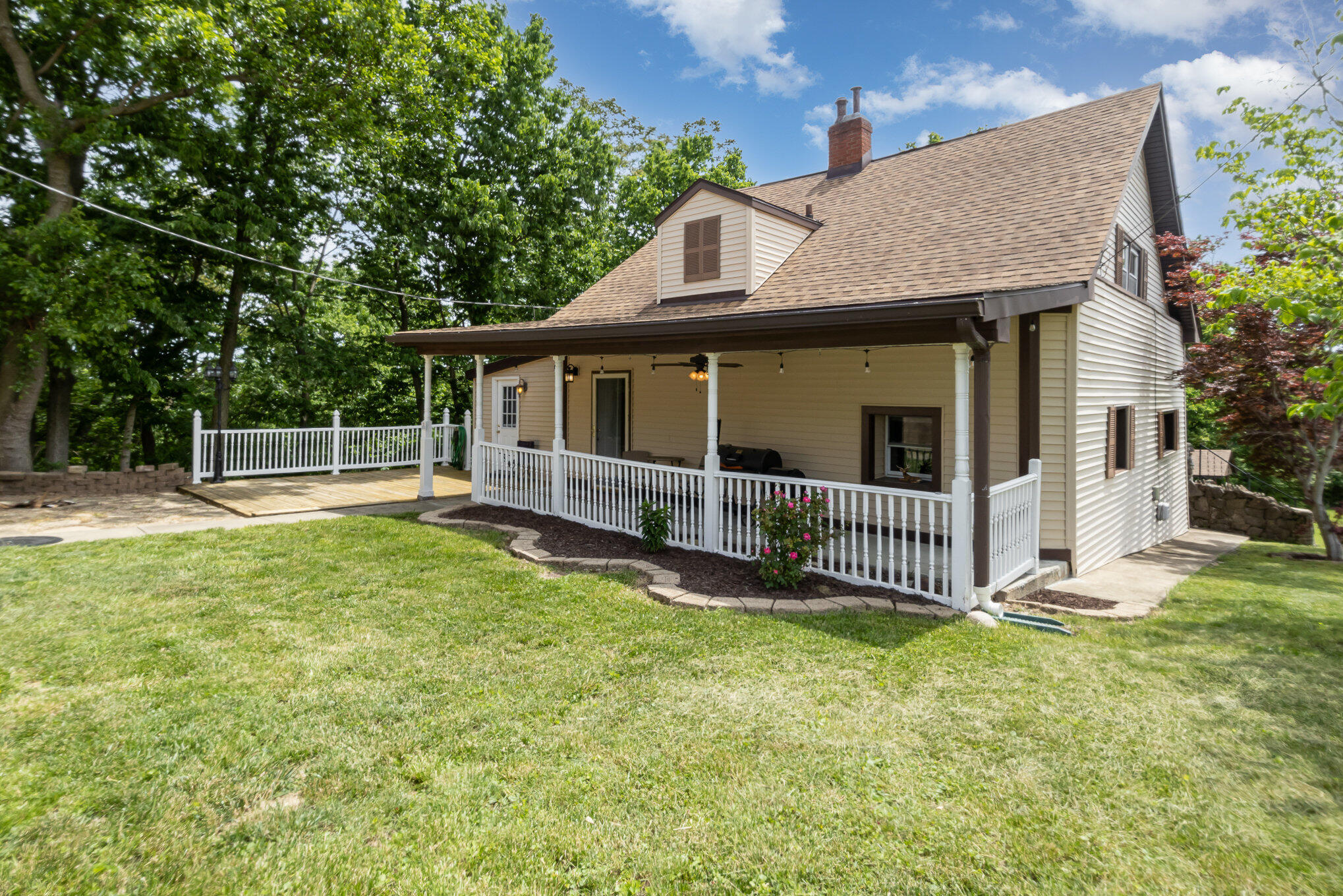 100 Mayo Circle Property Photo 3