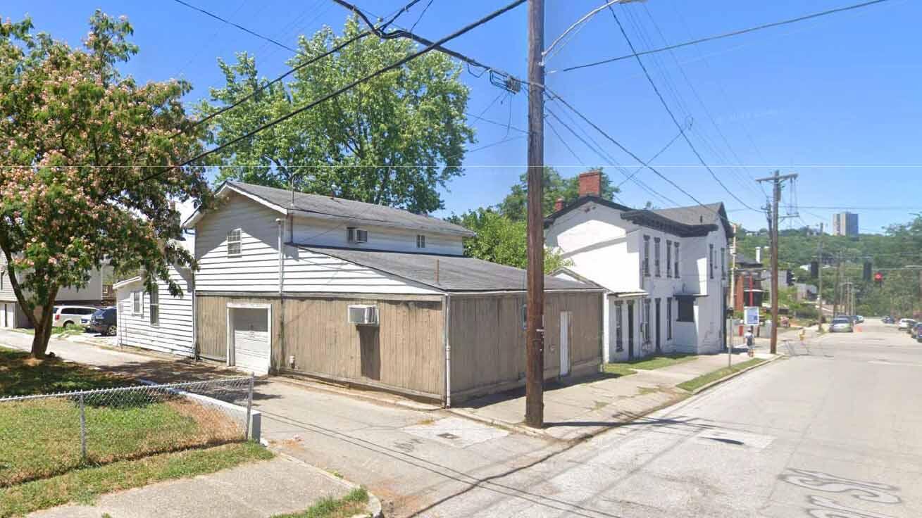 401-403 Elm Street Property Photo 18