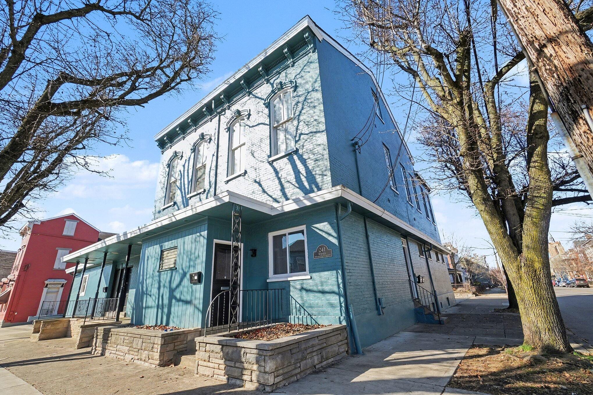 241 E 10th Street Property Photo 1