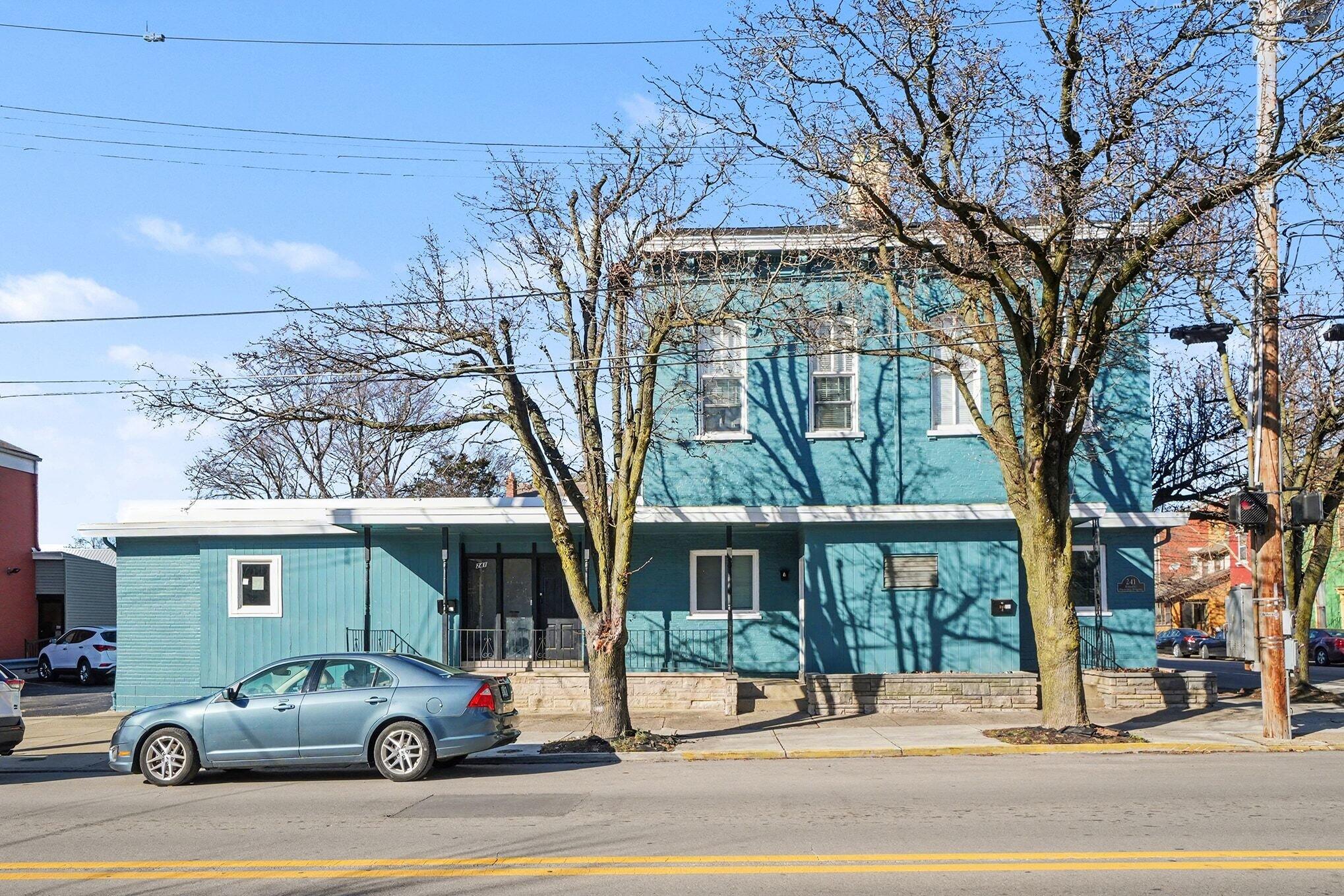 241 E 10th Street Property Photo 2