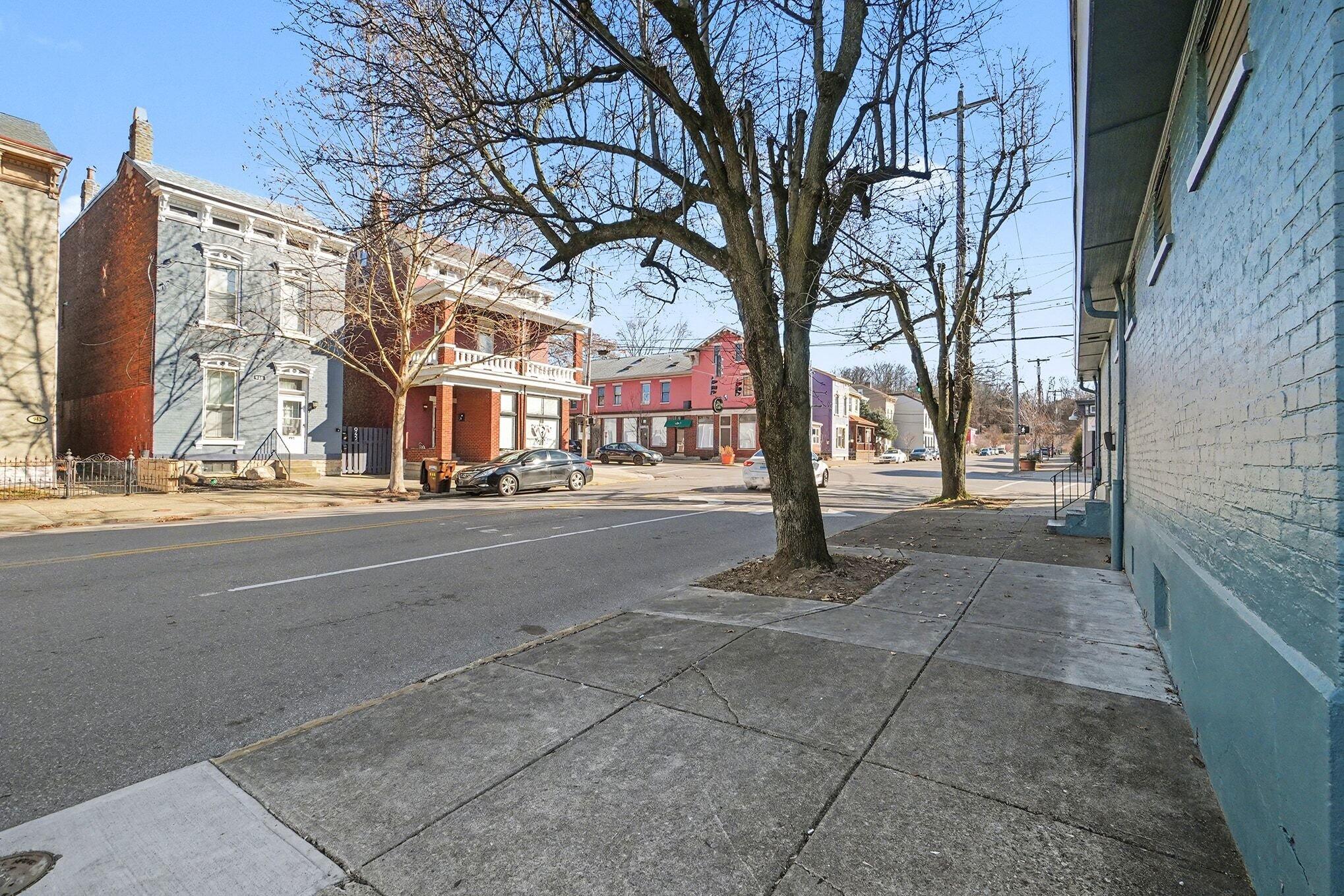 241 E 10th Street Property Photo 5