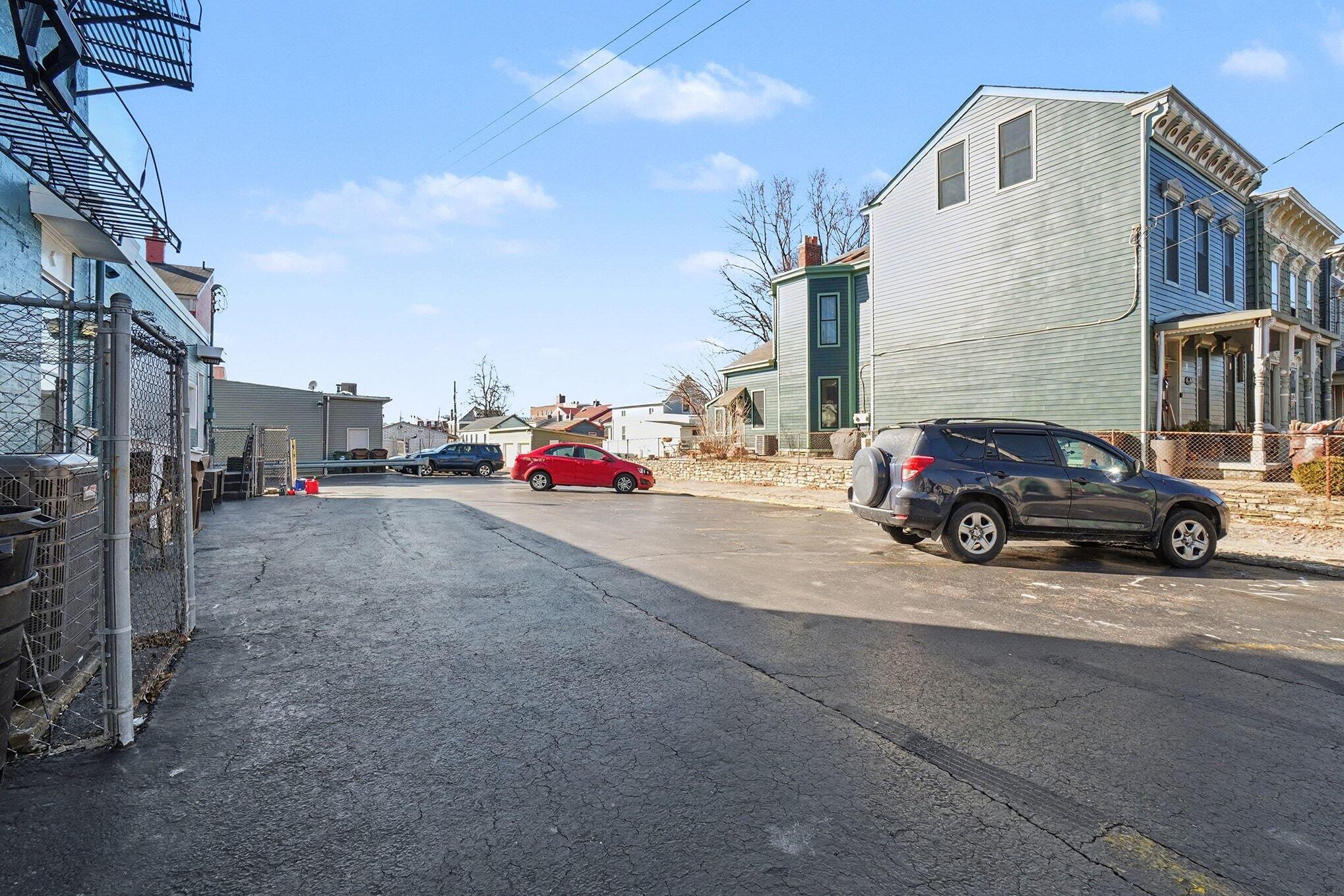 241 E 10th Street Property Photo 6