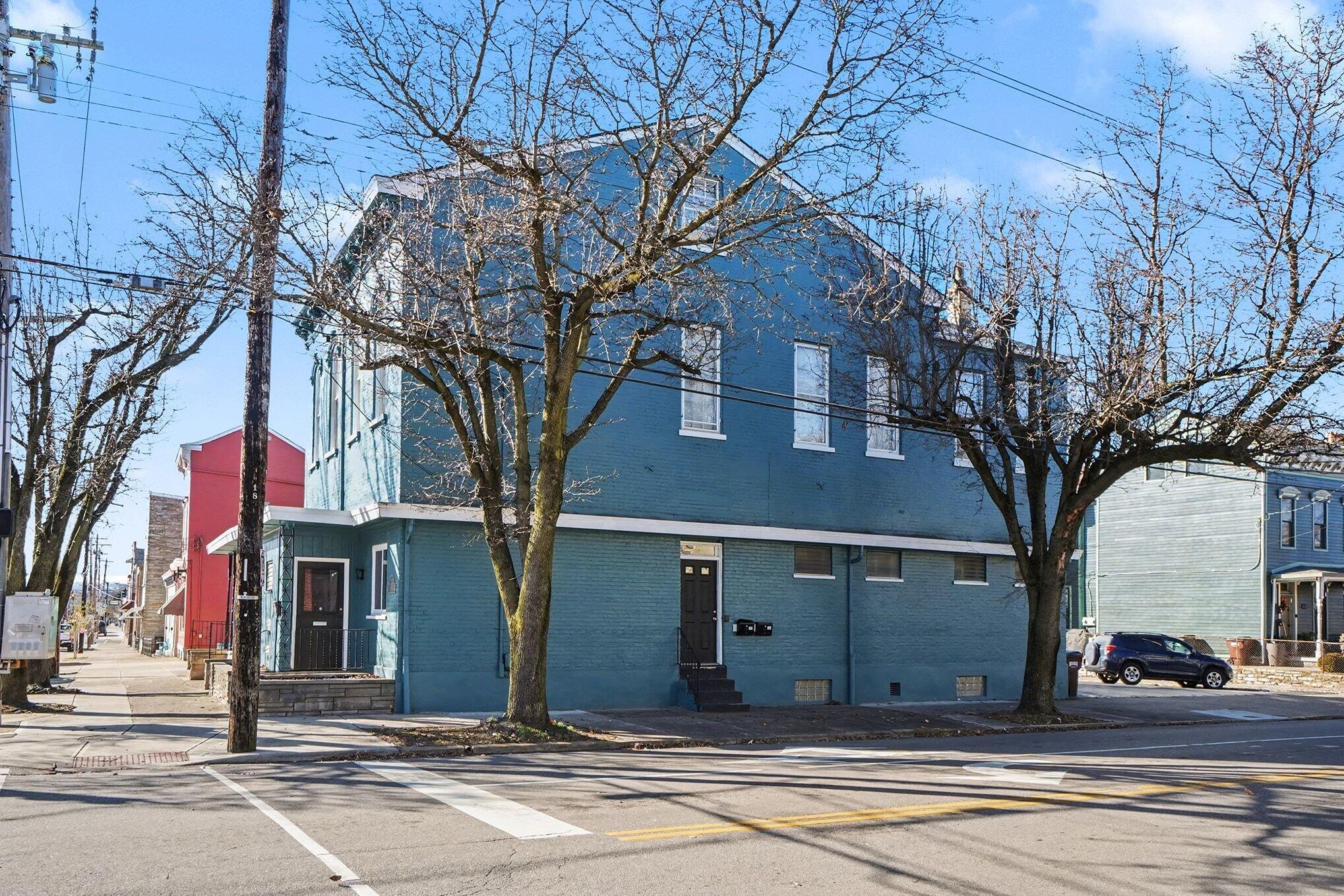 241 E 10th Street Property Photo 8