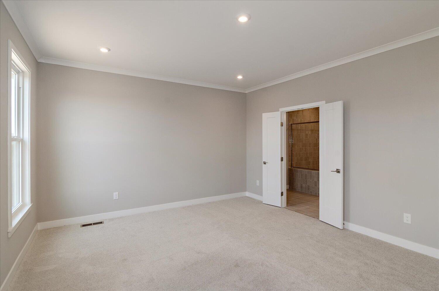 737 Man O War Boulevard Property Photo 15