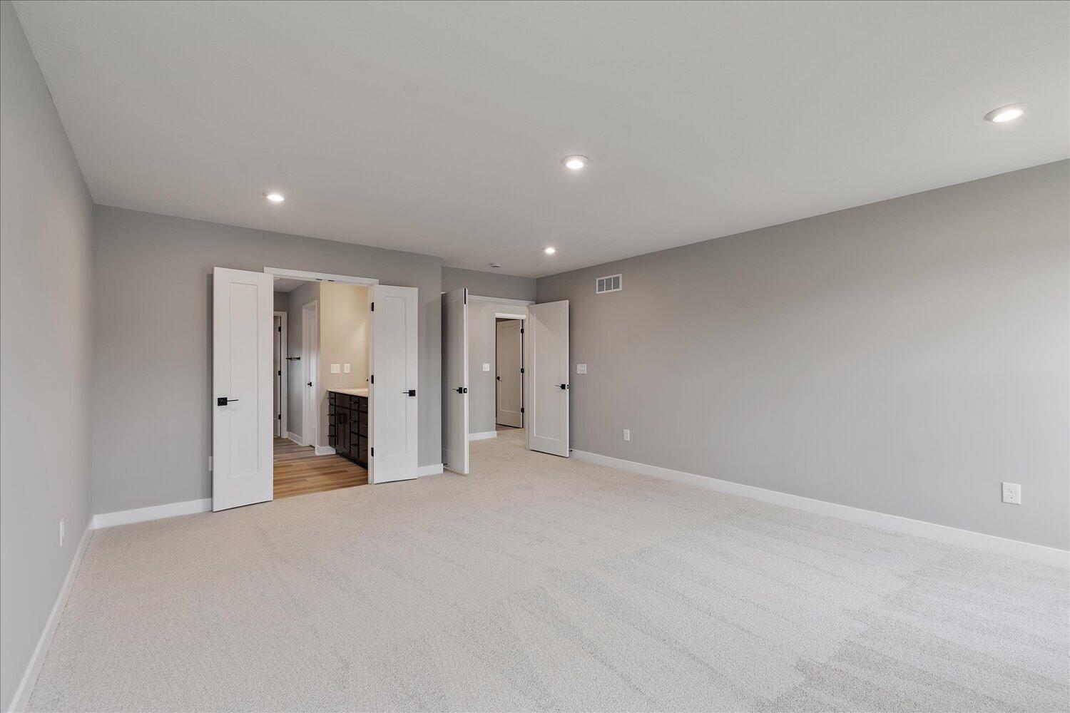 3929 Circollo Drive Property Photo 16