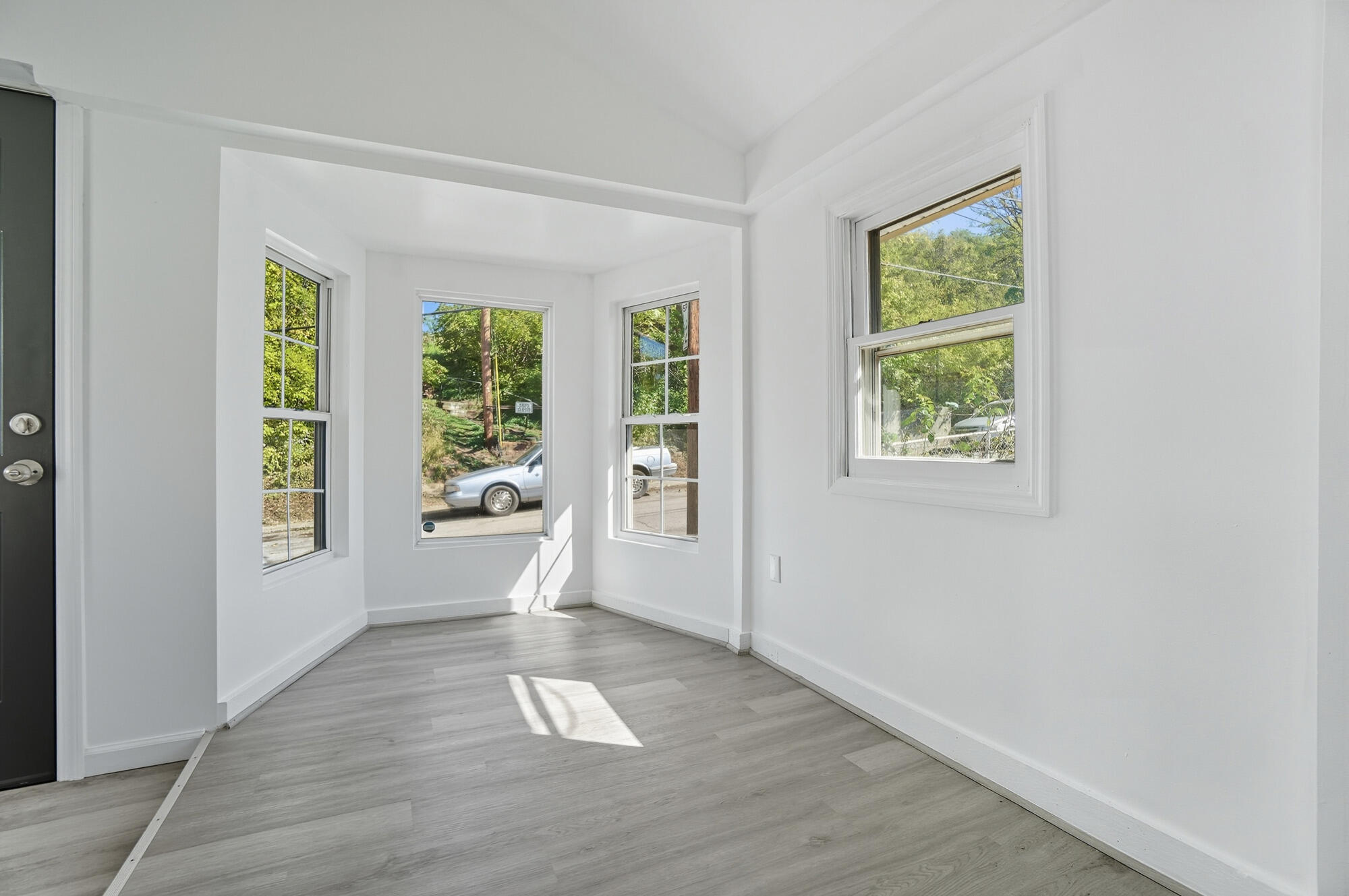 319 Altamont Road Property Photo 7