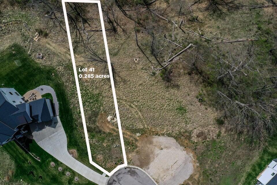 41 Floral Avenue Property Photo 2