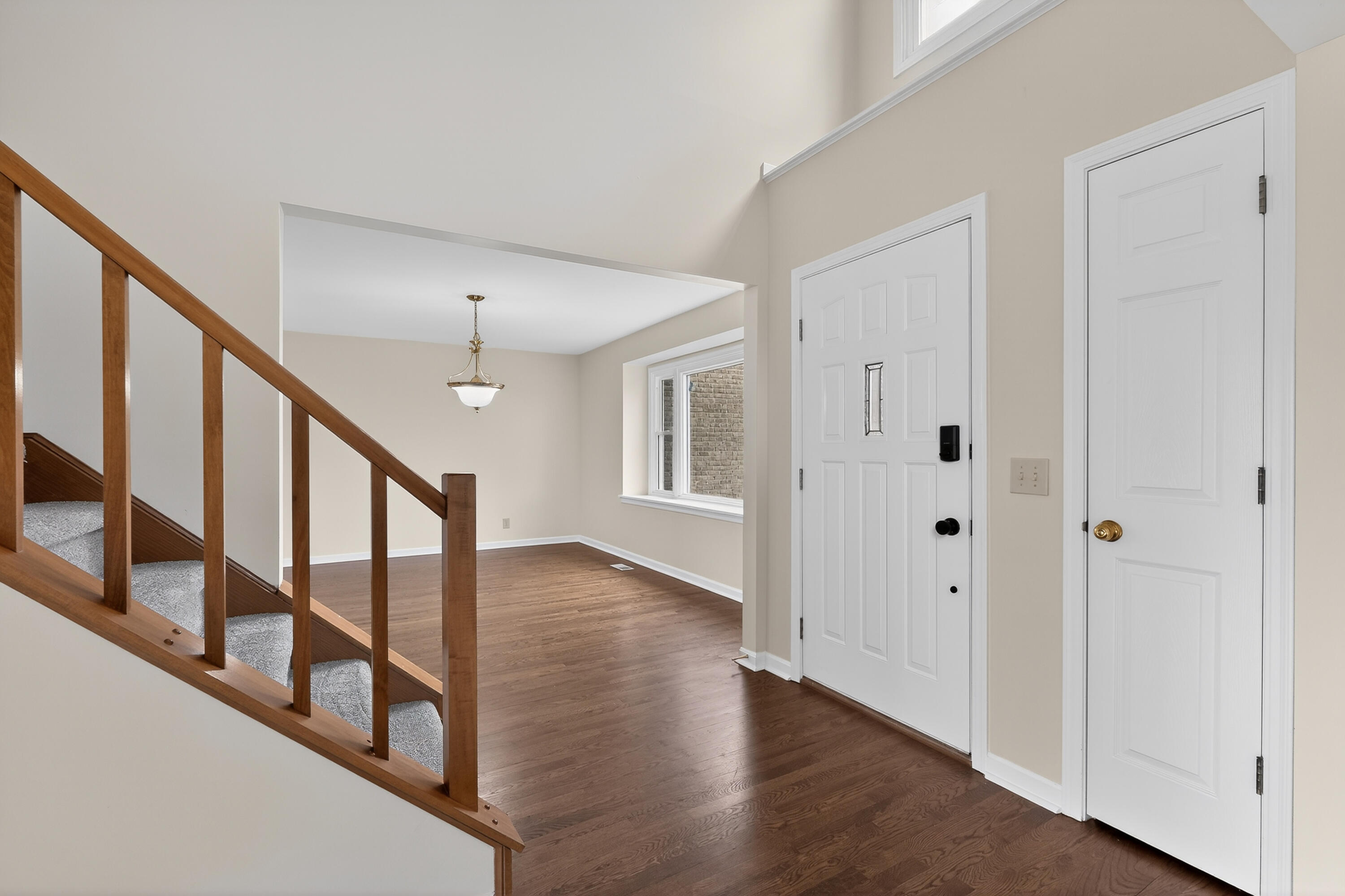 9754 Windsor Way Property Photo 12