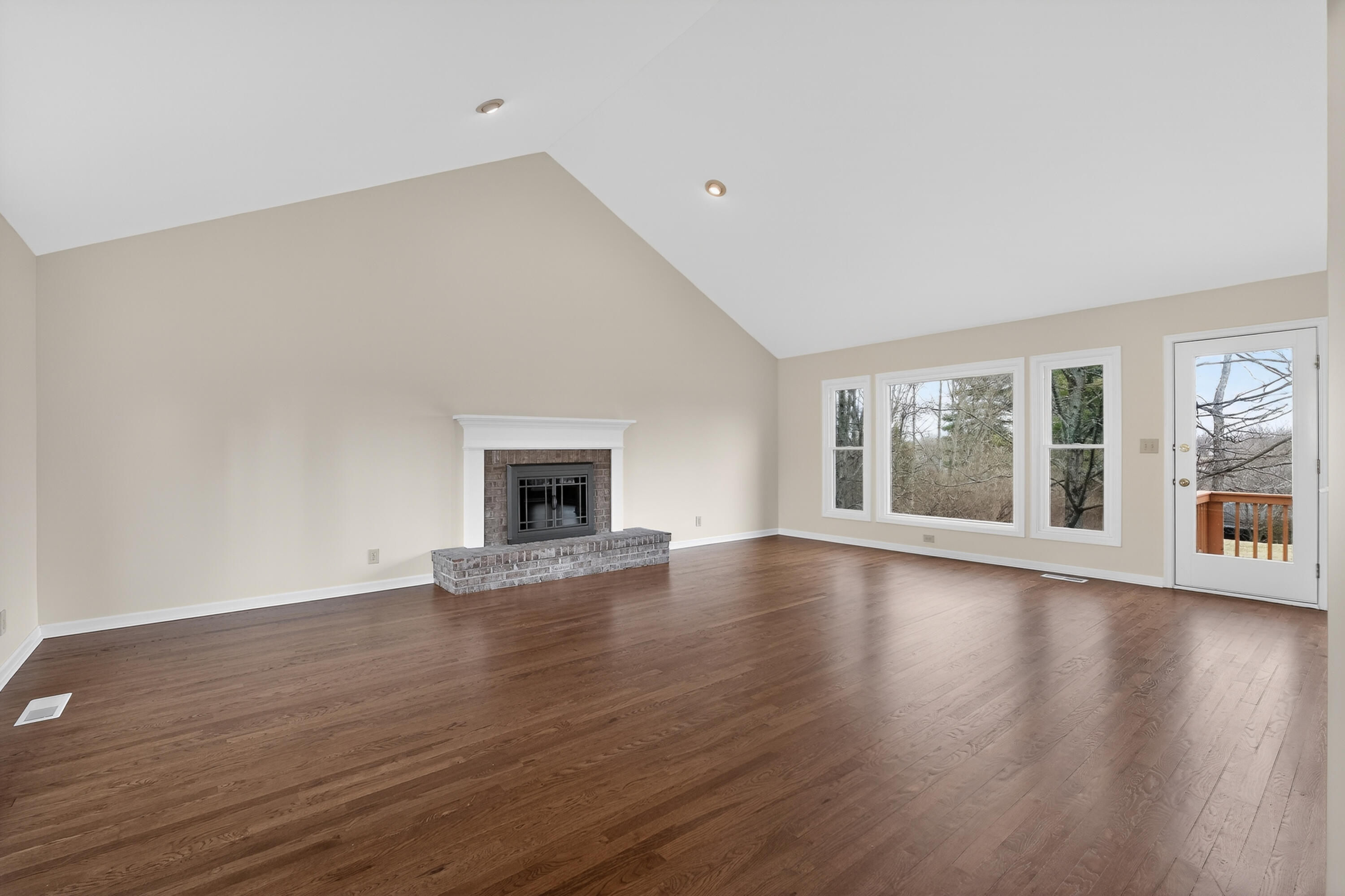 9754 Windsor Way Property Photo 14