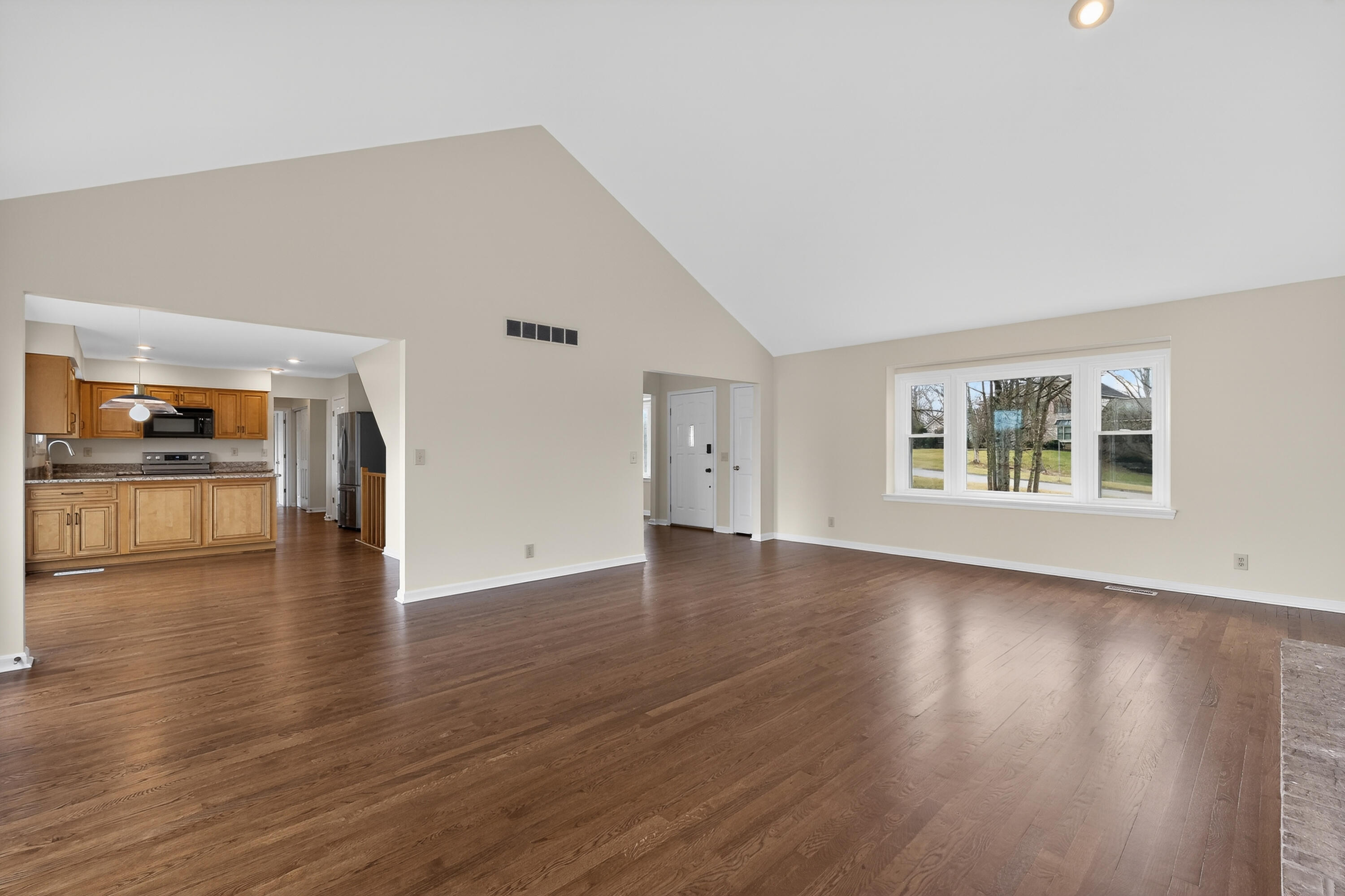 9754 Windsor Way Property Photo 15