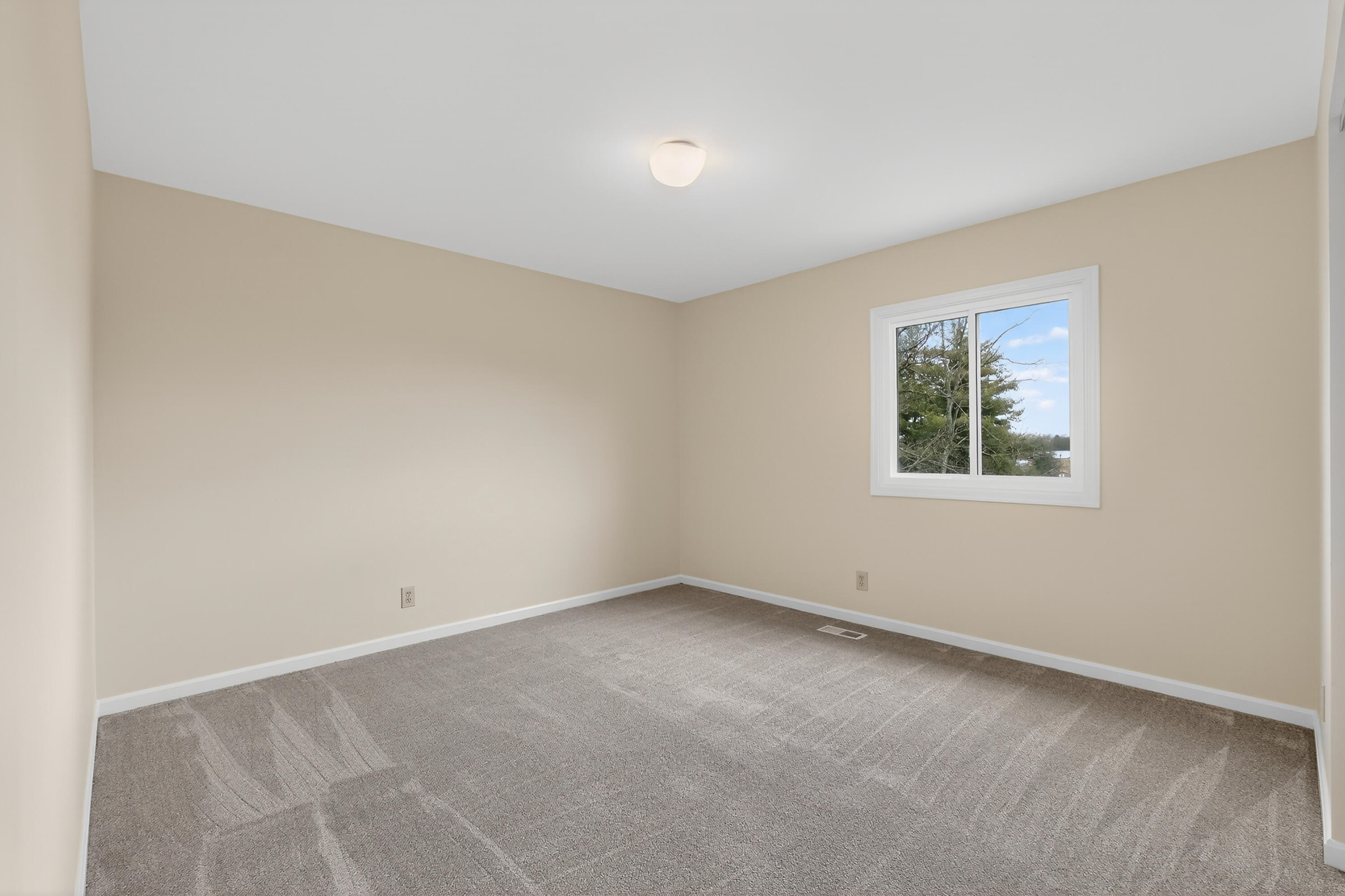 9754 Windsor Way Property Photo 29