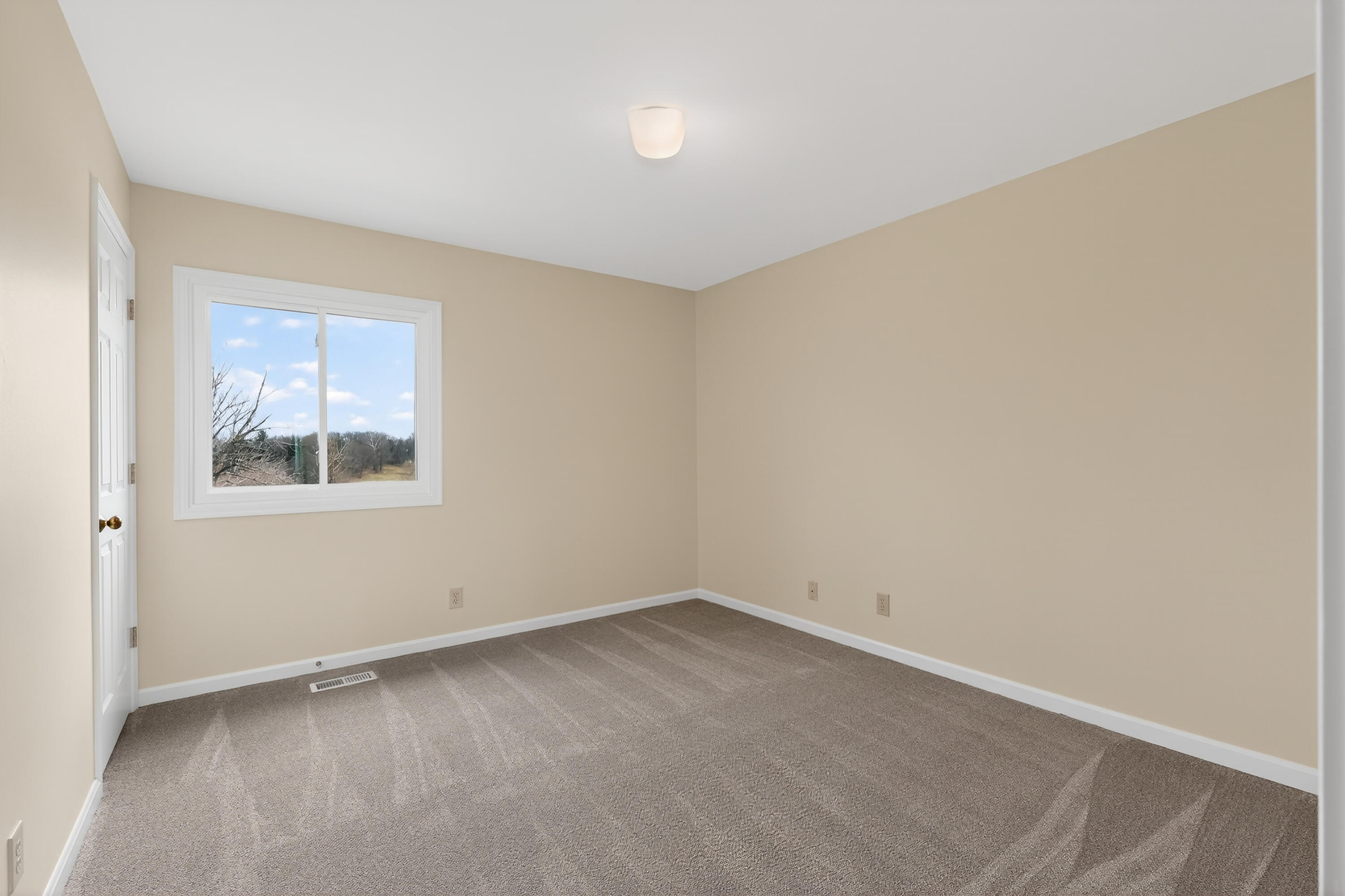 9754 Windsor Way Property Photo 31