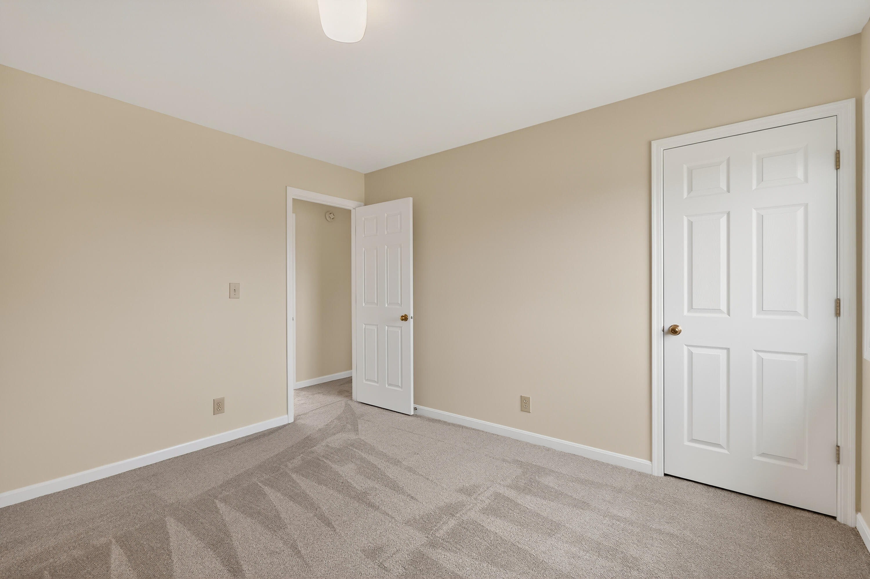 9754 Windsor Way Property Photo 32