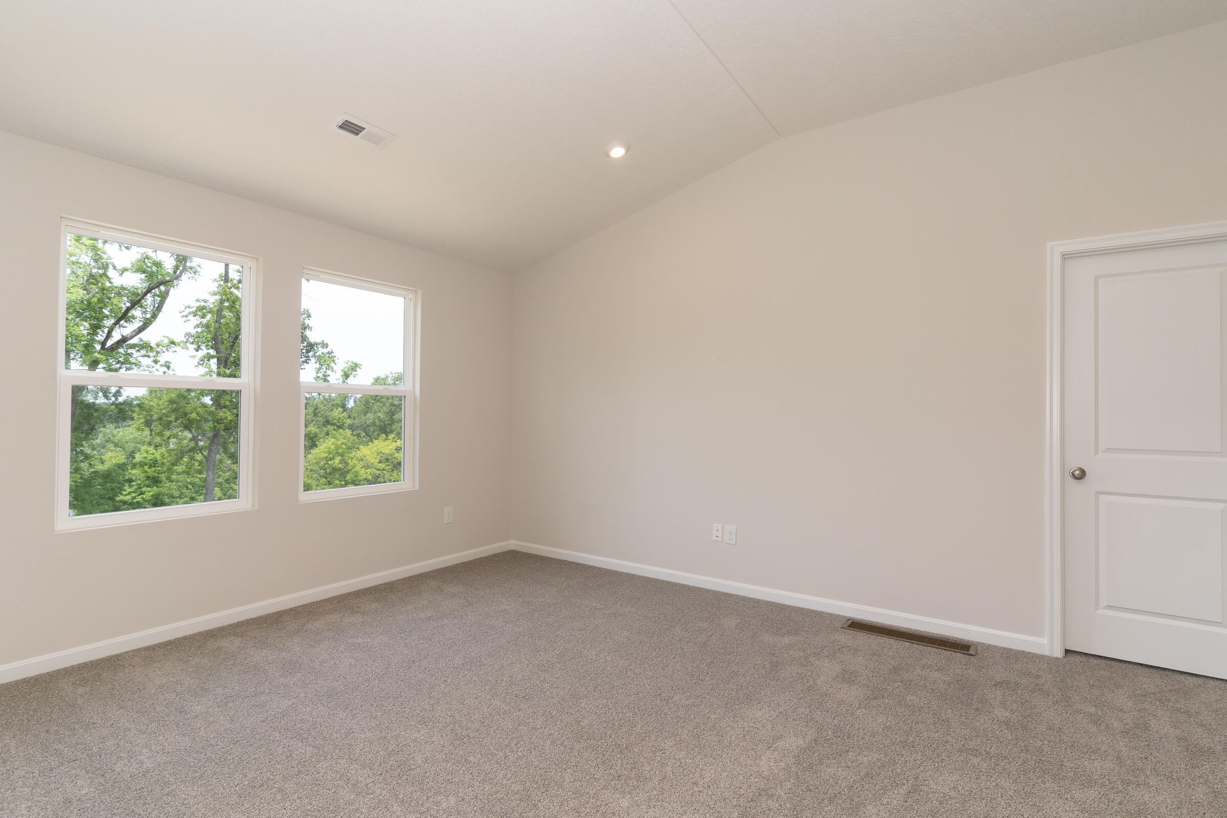 4096 Cardiff Street Property Photo 20