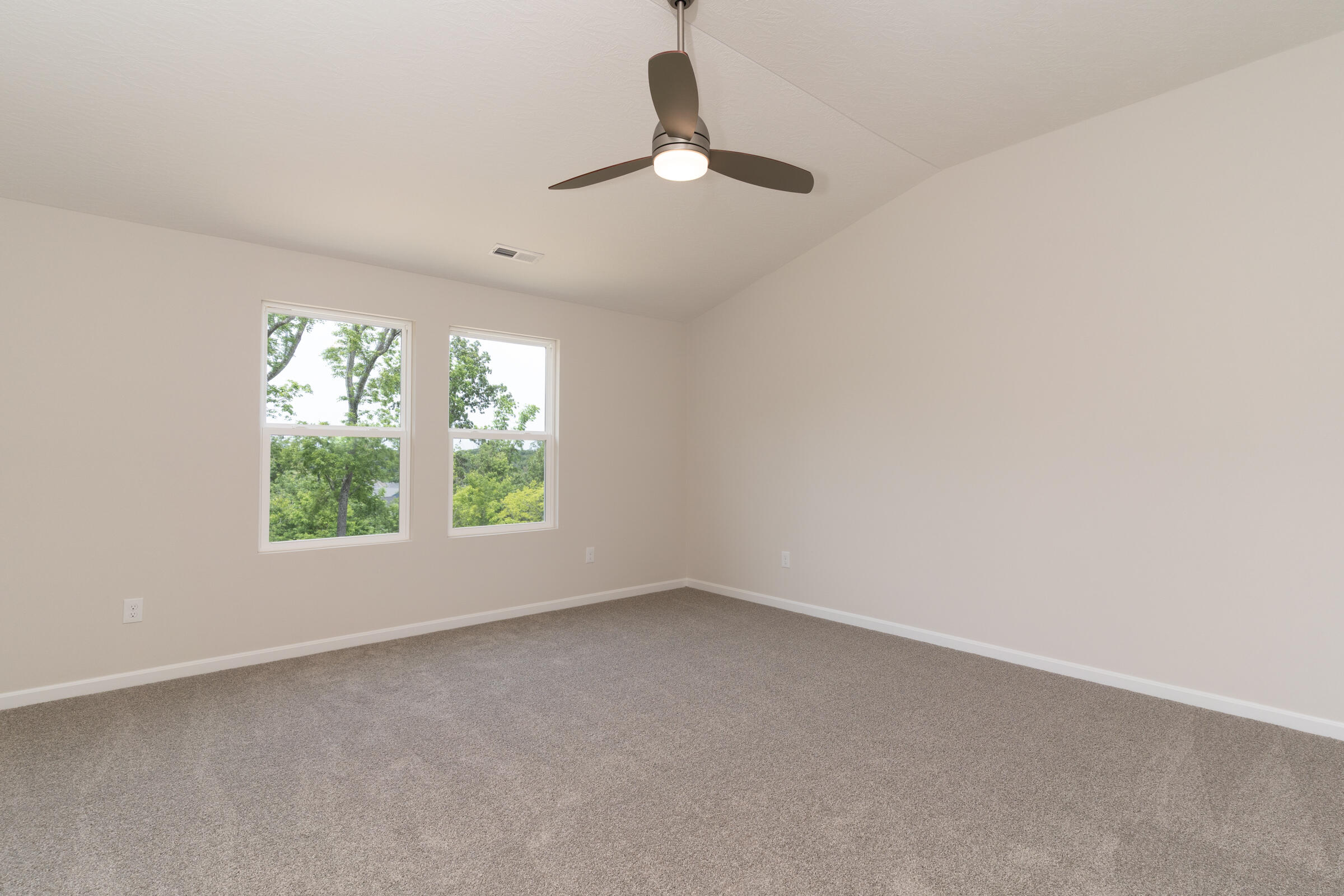 4096 Cardiff Street Property Photo 21