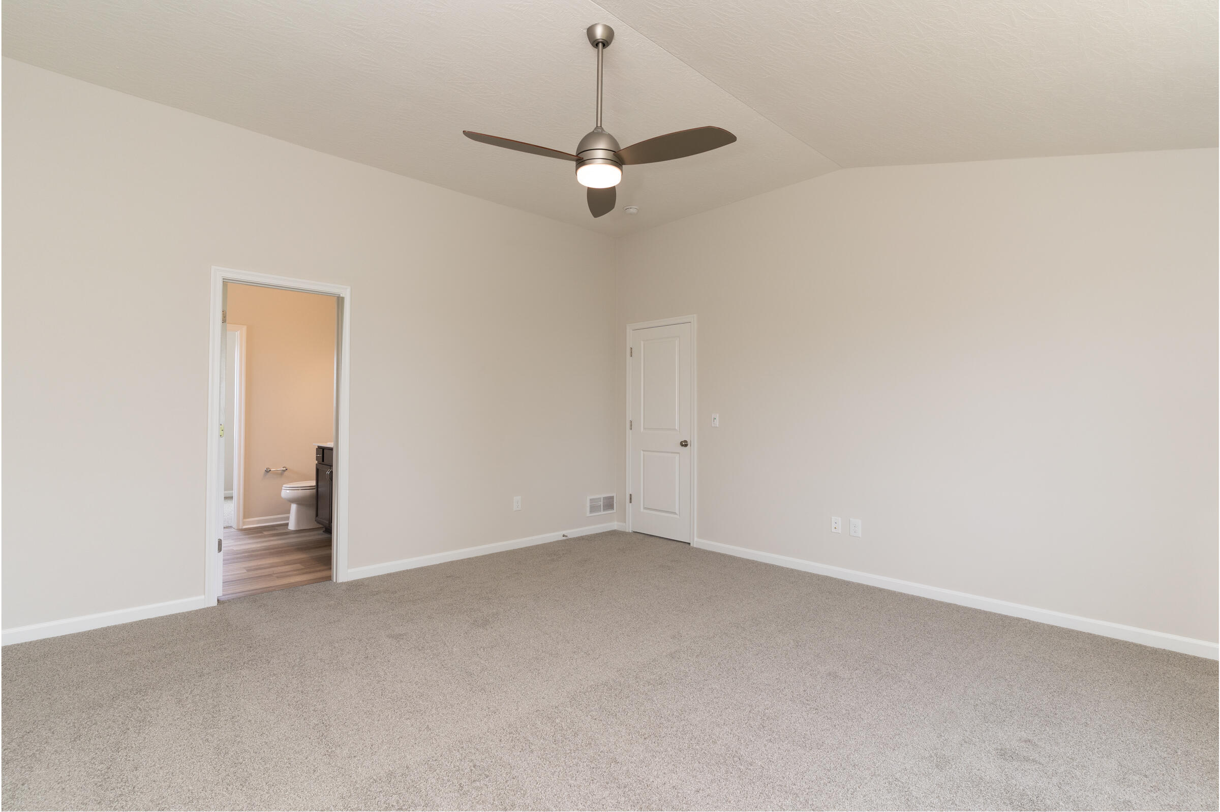 4096 Cardiff Street Property Photo 22