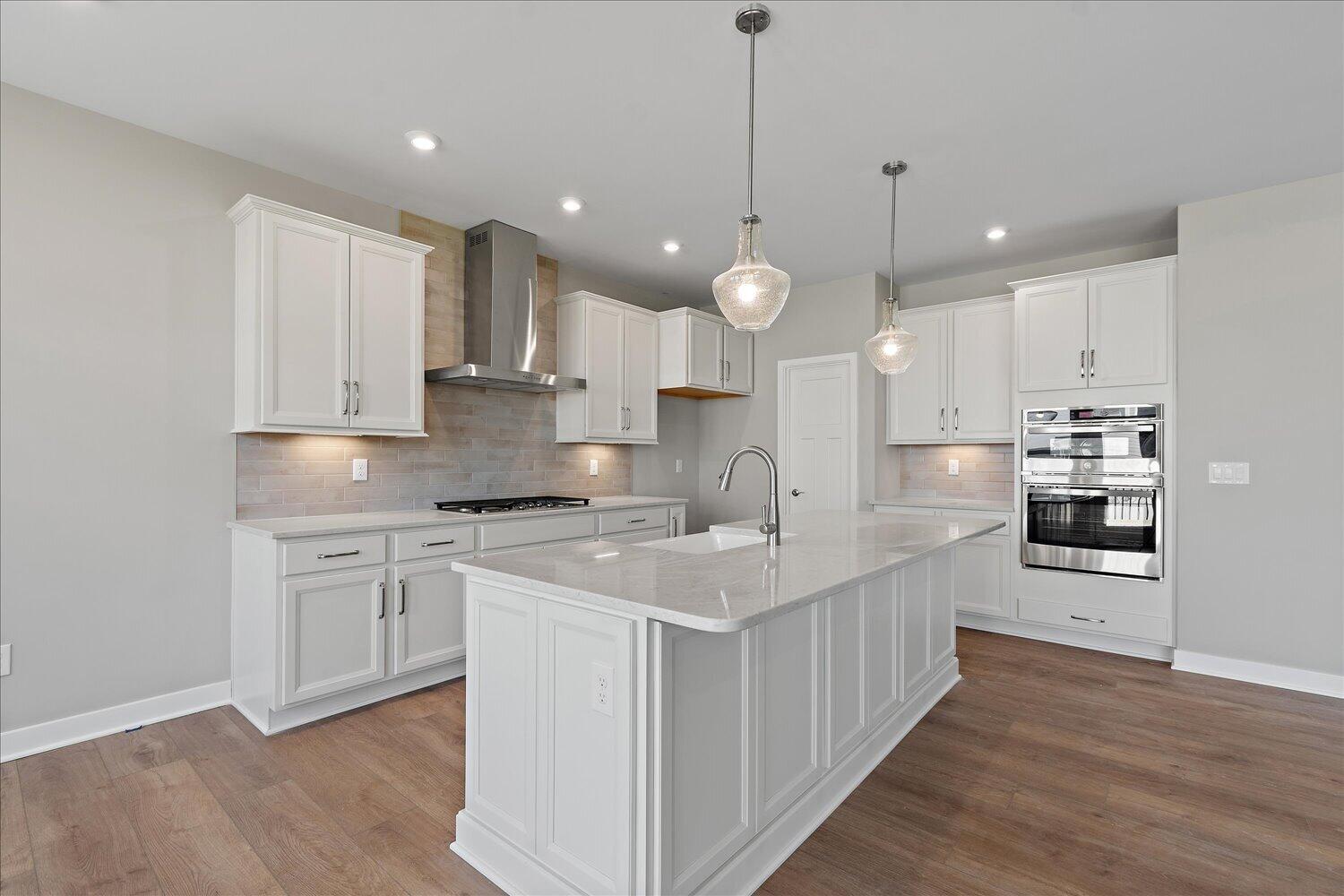 4038 Cullen Drive Property Photo 3