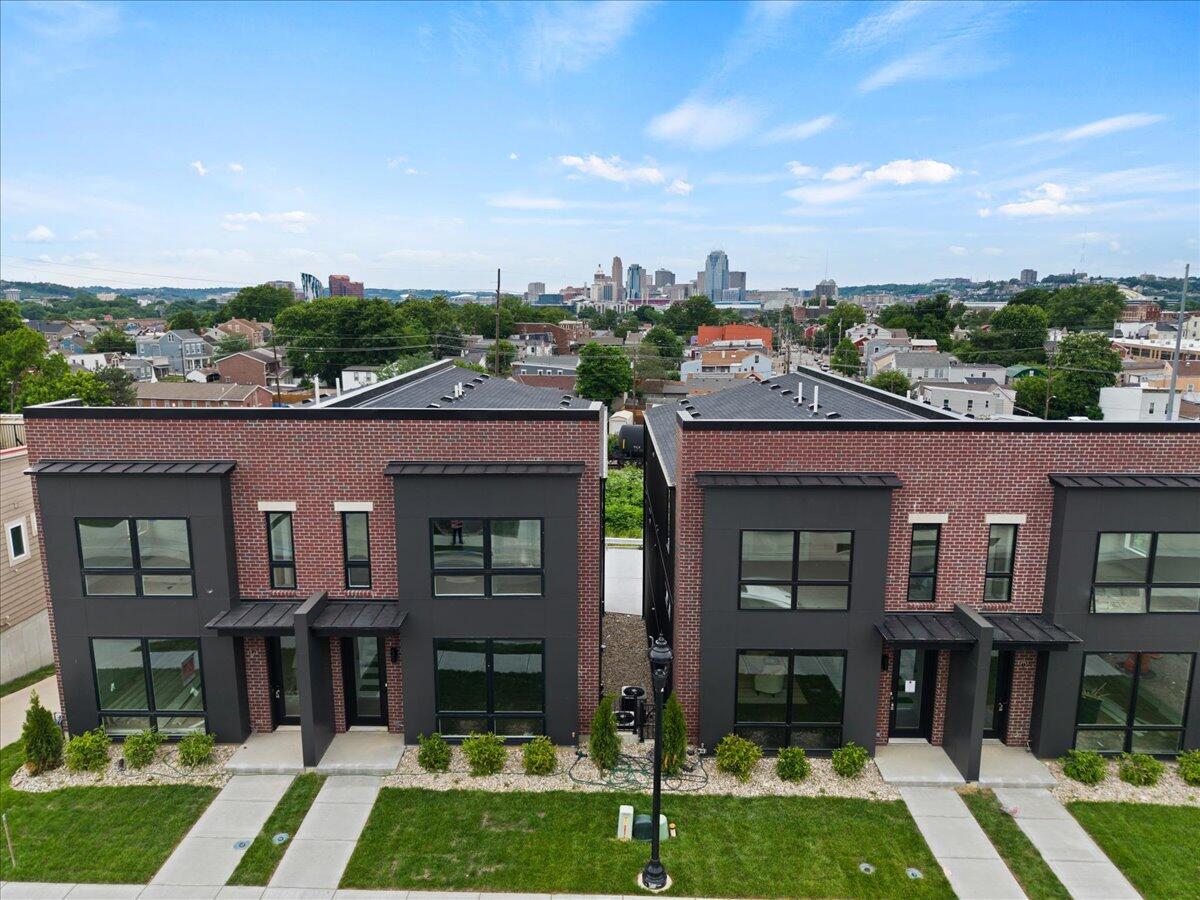 105 W 13th Street, 10 Property Photo 4