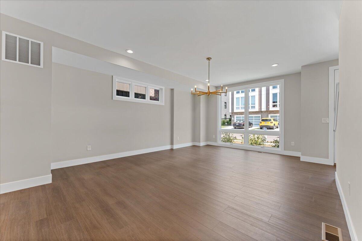 105 W 13th Street, 10 Property Photo 18