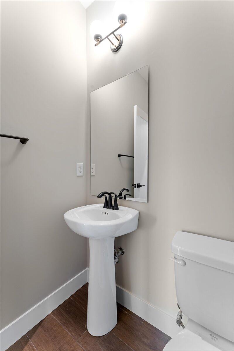 105 W 13th Street, 10 Property Photo 25