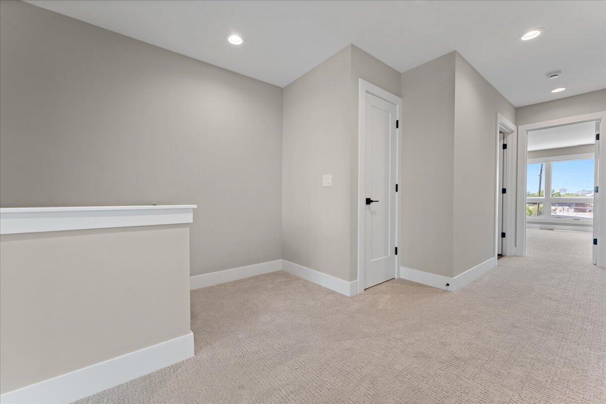 105 W 13th Street, 10 Property Photo 27
