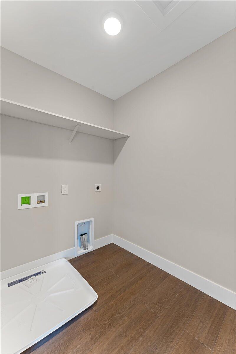 105 W 13th Street, 10 Property Photo 31