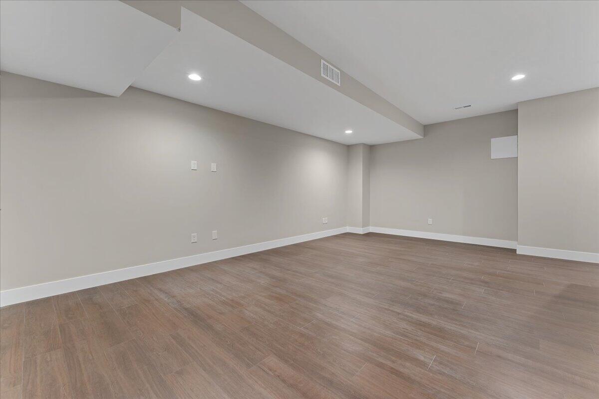 105 W 13th Street, 10 Property Photo 40