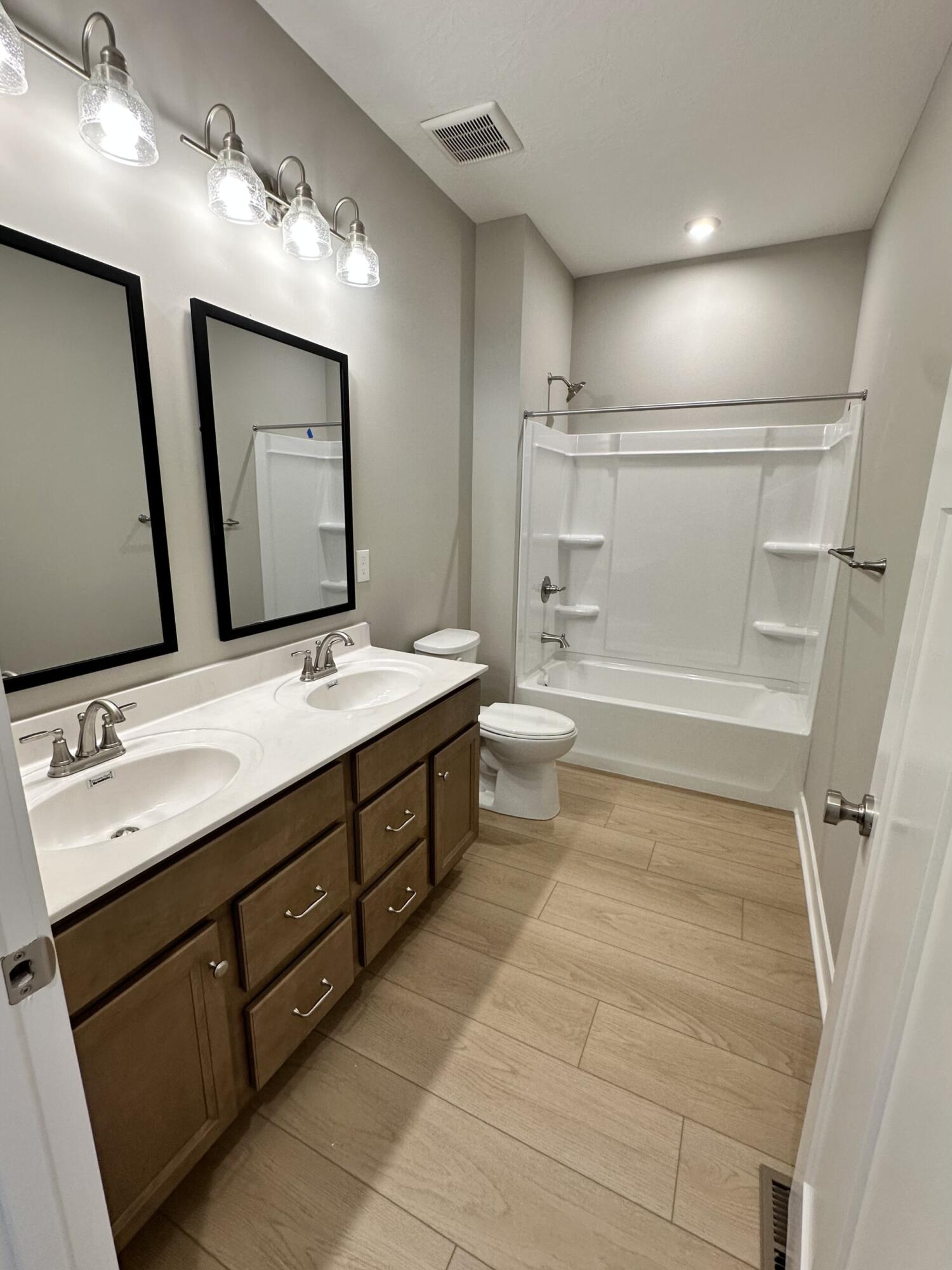 3958 Circollo Drive Property Photo 9