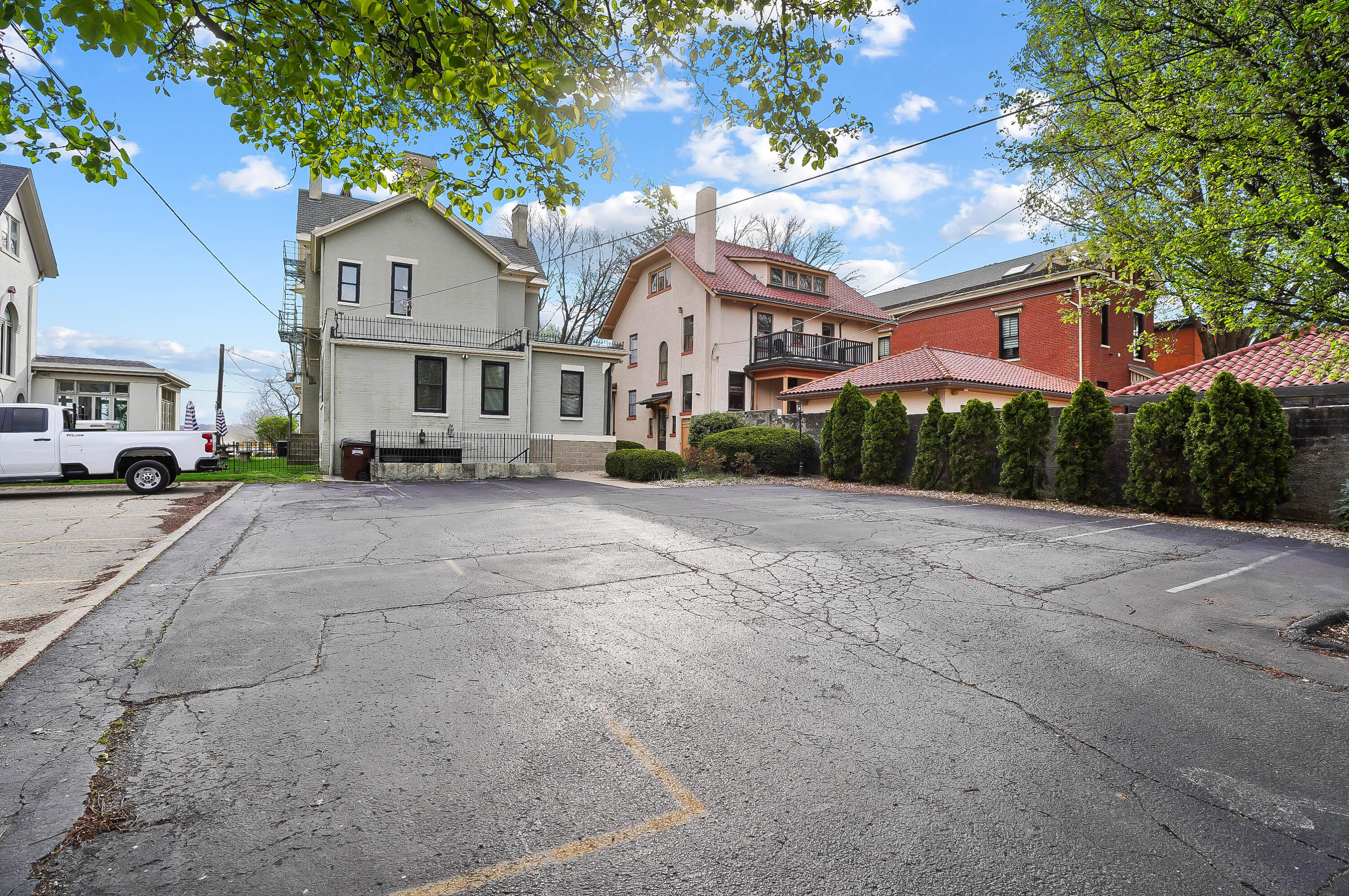 411 Garrard Street Property Photo 40
