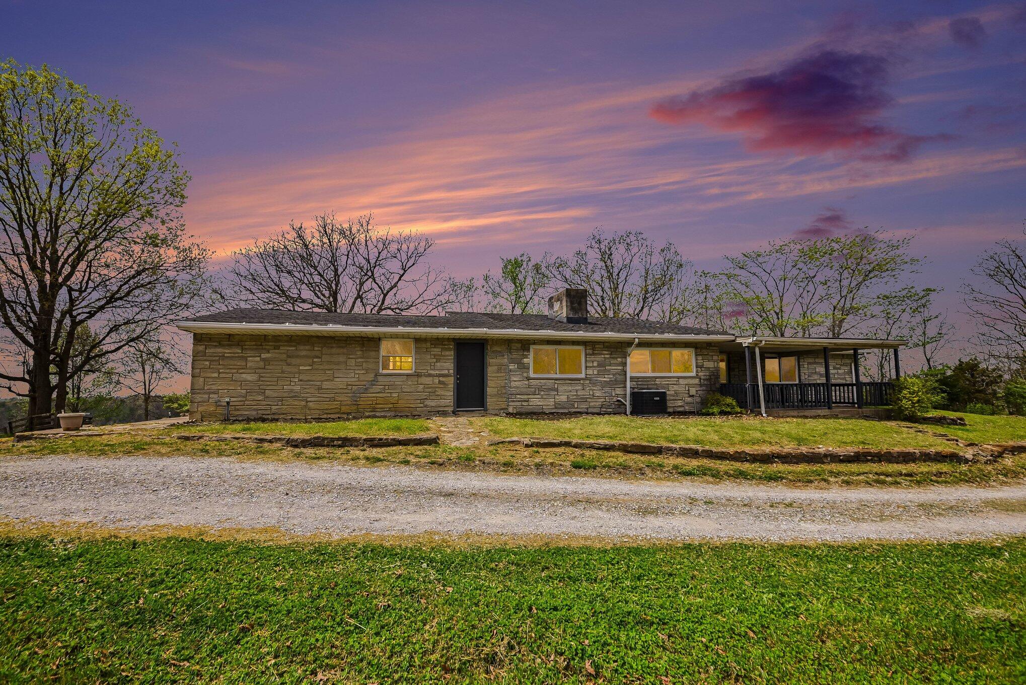 742 Smith Hiteman Road Property Photo 1