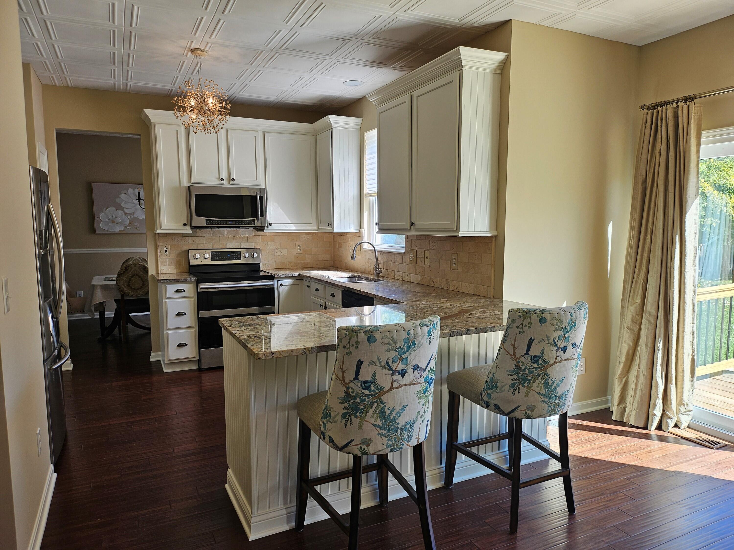 9718 Cherbourg Drive Property Photo 7