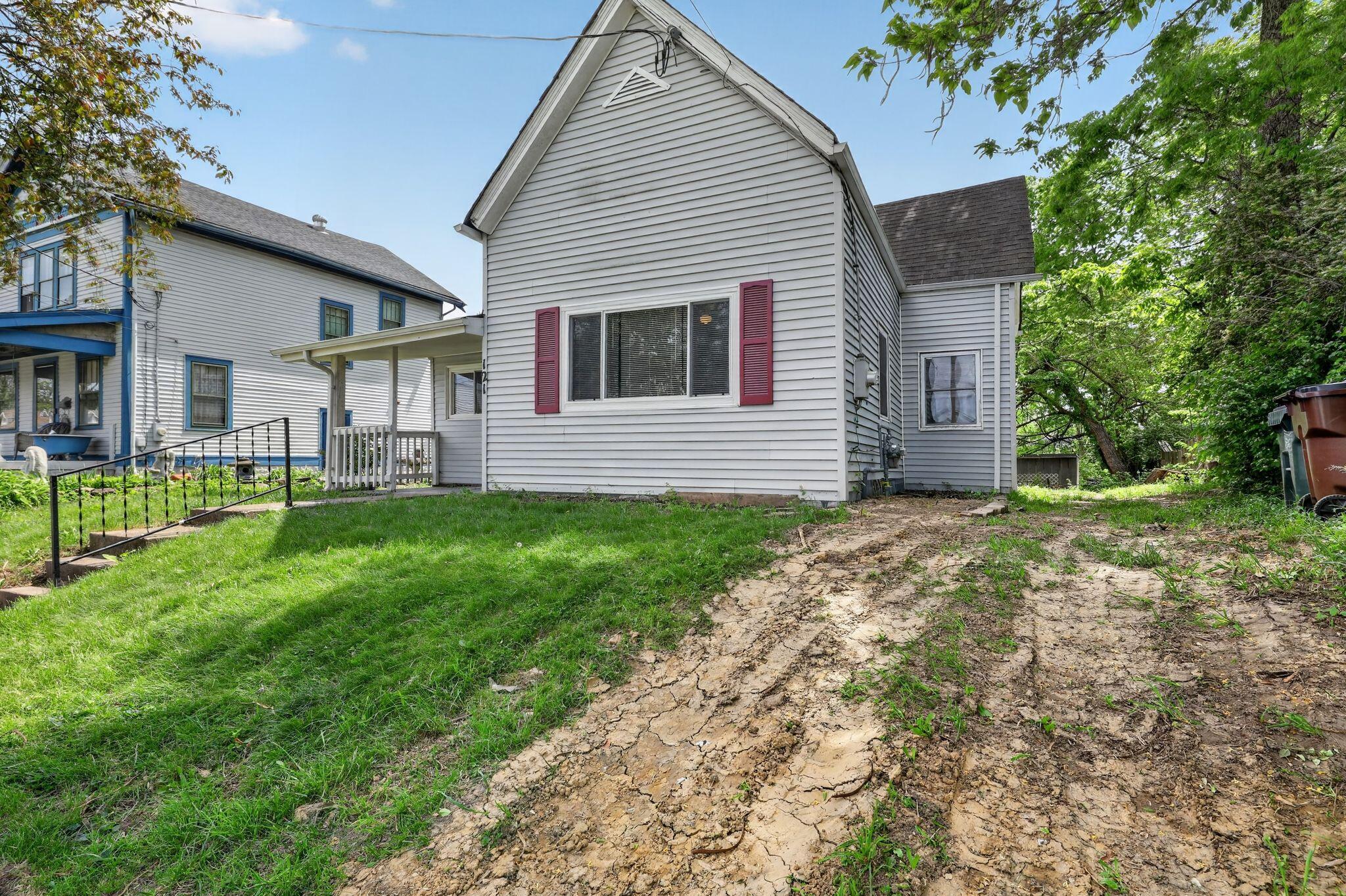 121 E 33rd Street Property Photo 3