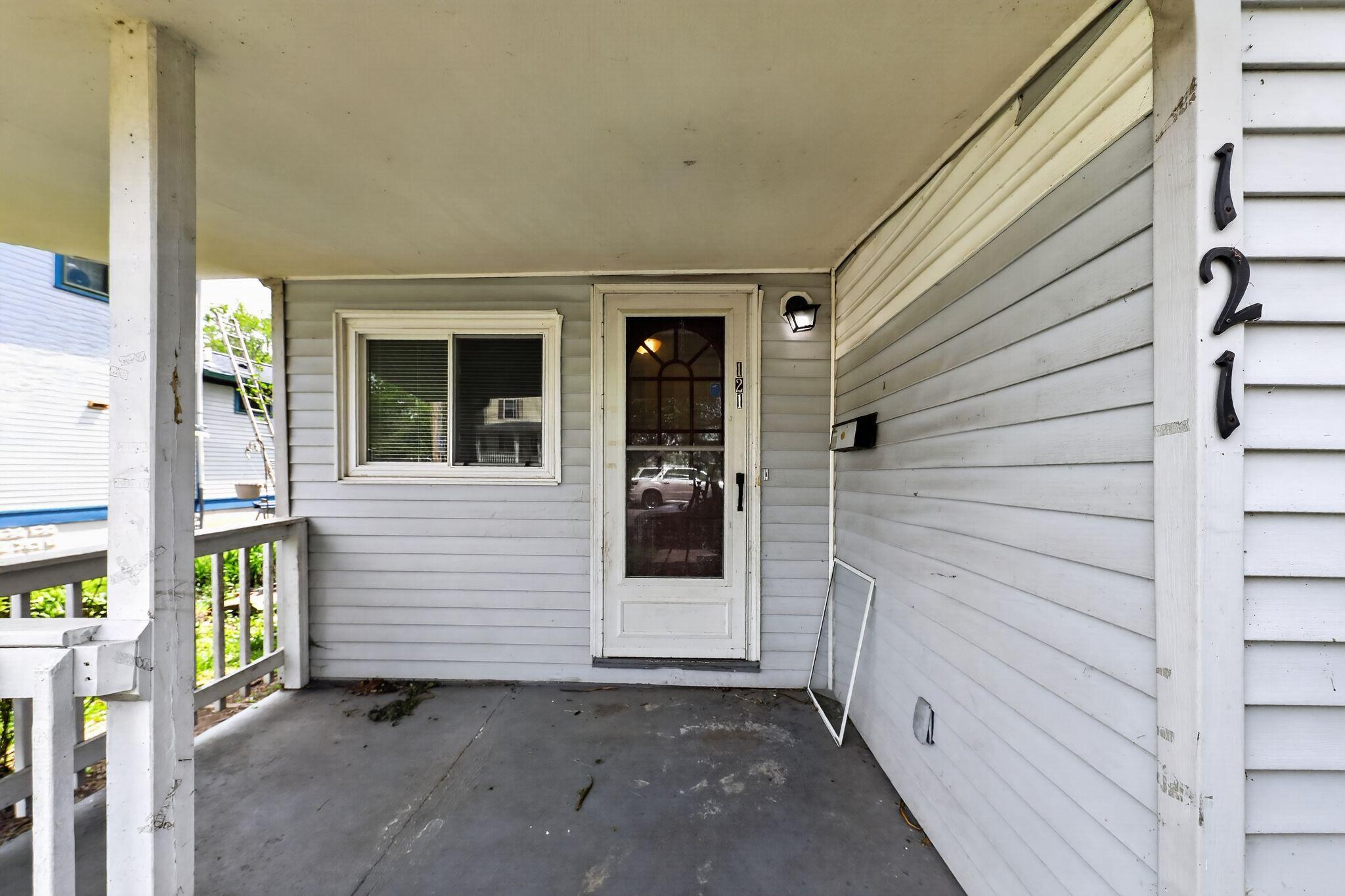 121 E 33rd Street Property Photo 6